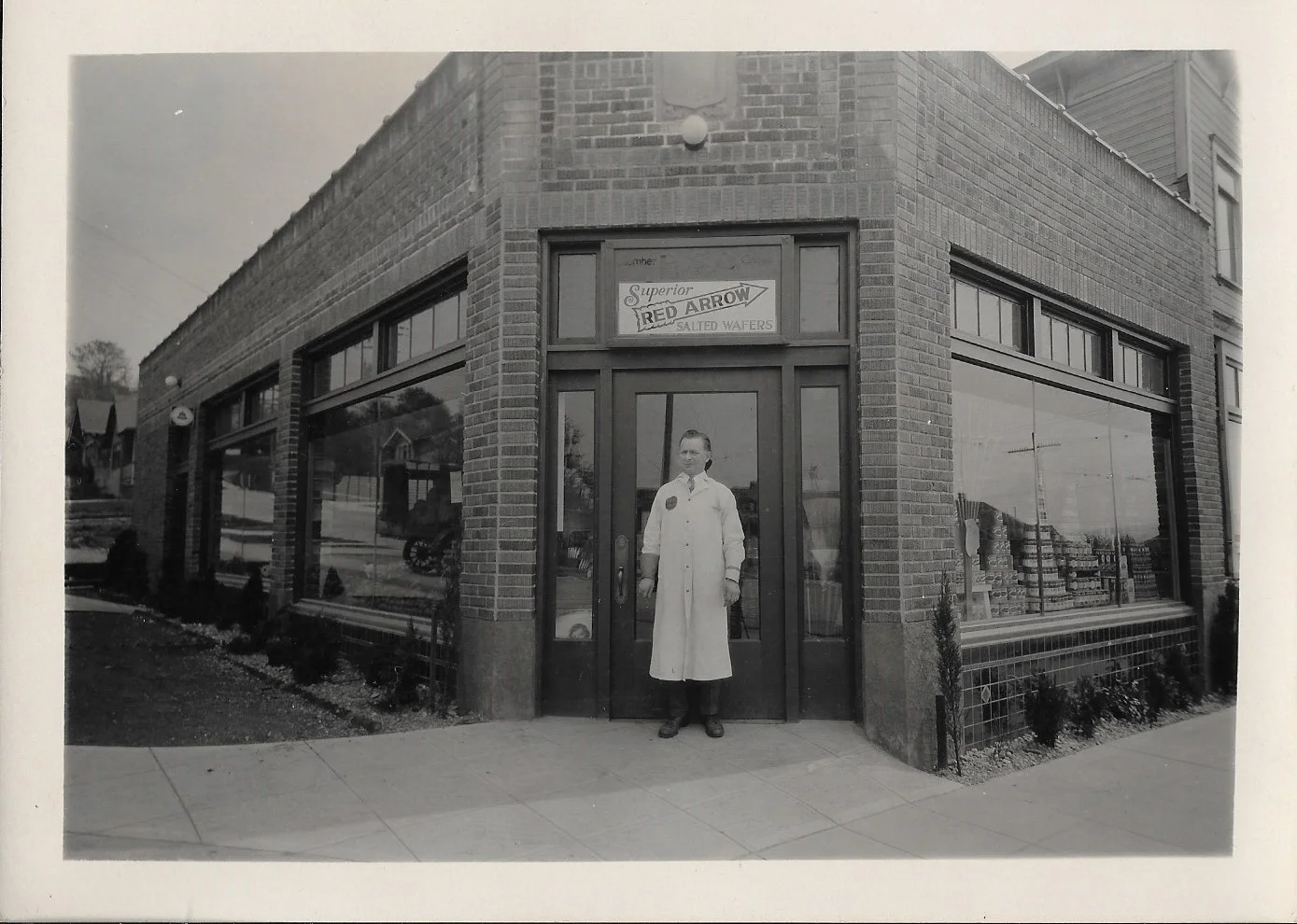 Leu Grocery (1).jpg