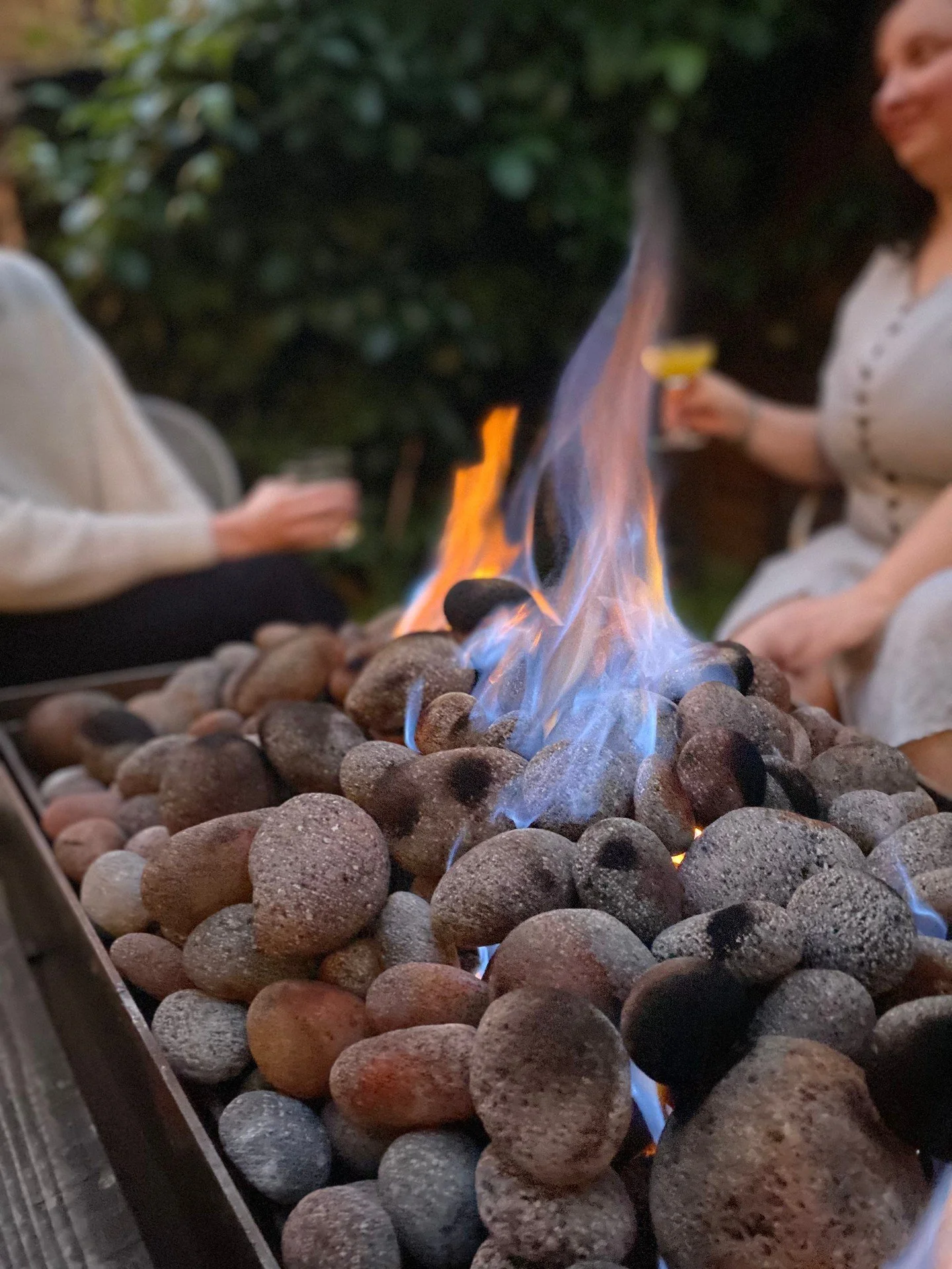 Cooler evenings are made for cozy corners. 🔥
ㅤ
Our covered, heated patio and garden fire pit offer a little escape from the chill, with plenty of warmth and a reason to linger a little longer.
ㅤ
Whether you're stopping by for Oyster Happy Hour, gath