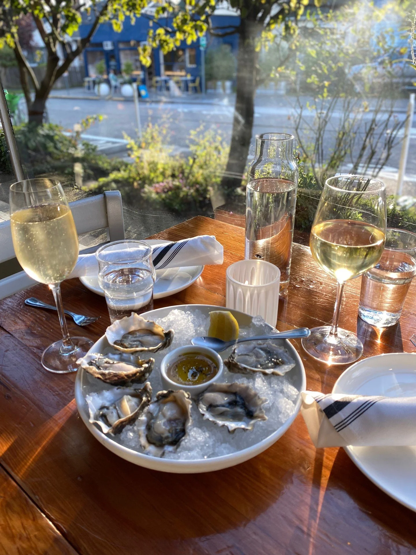 Some things just belong together. Fresh oysters, a good glass of wine, and an hour to slow down. 🦪🍷
ㅤ
Join us for Oyster Happy Hour from 4&ndash;5 PM, featuring $3 Hama Hama oysters and half-price wine by the glass.
ㅤ
Our wine list has shifted with