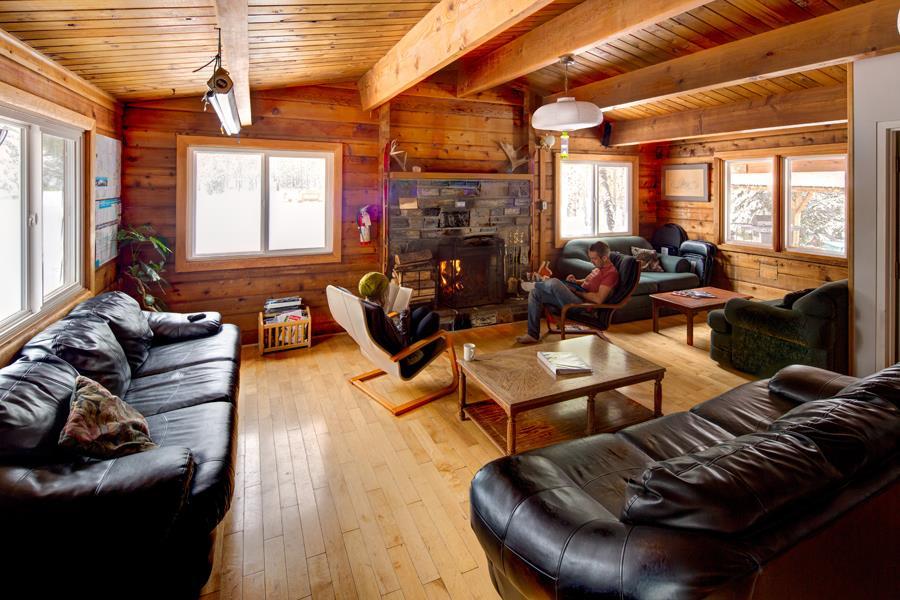 Hostel - Livingroom.jpg