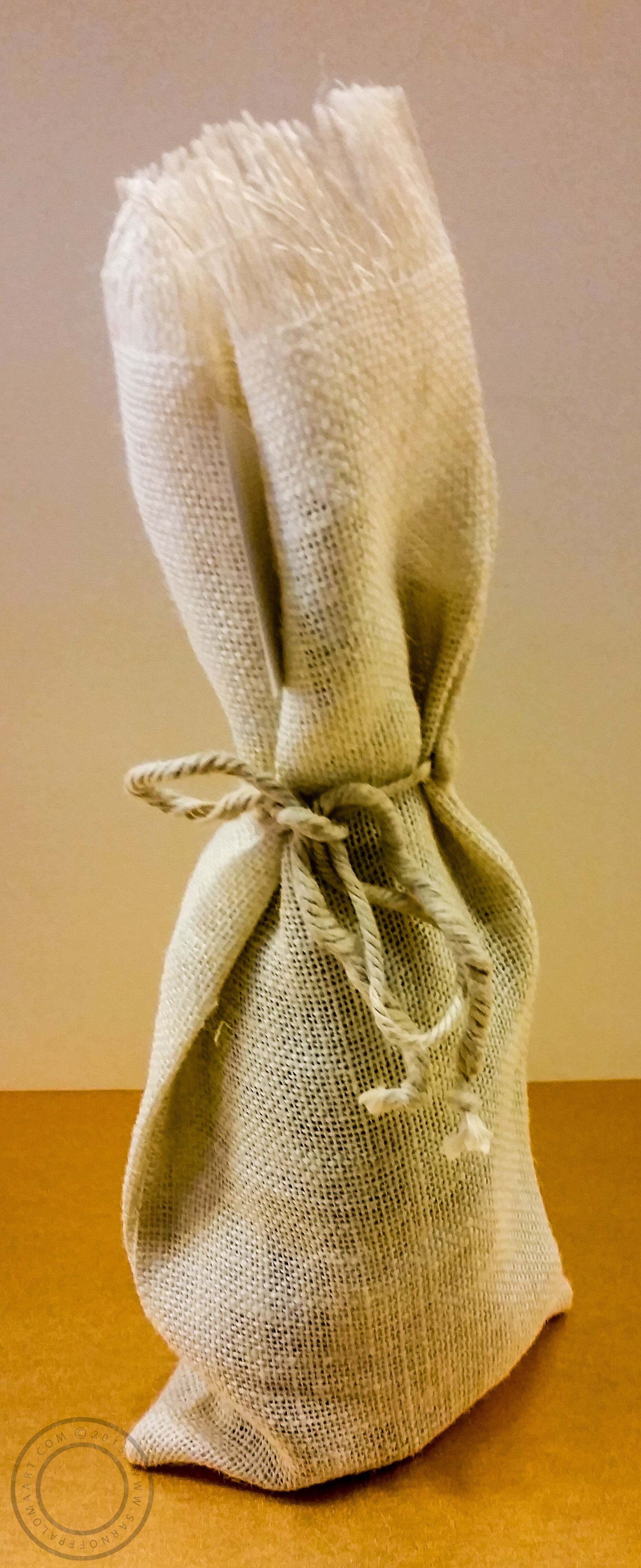 Burlap wine bag-$5.50