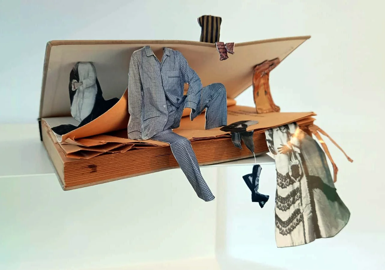 Kleider Ohne Leute ("Clothes Without People")