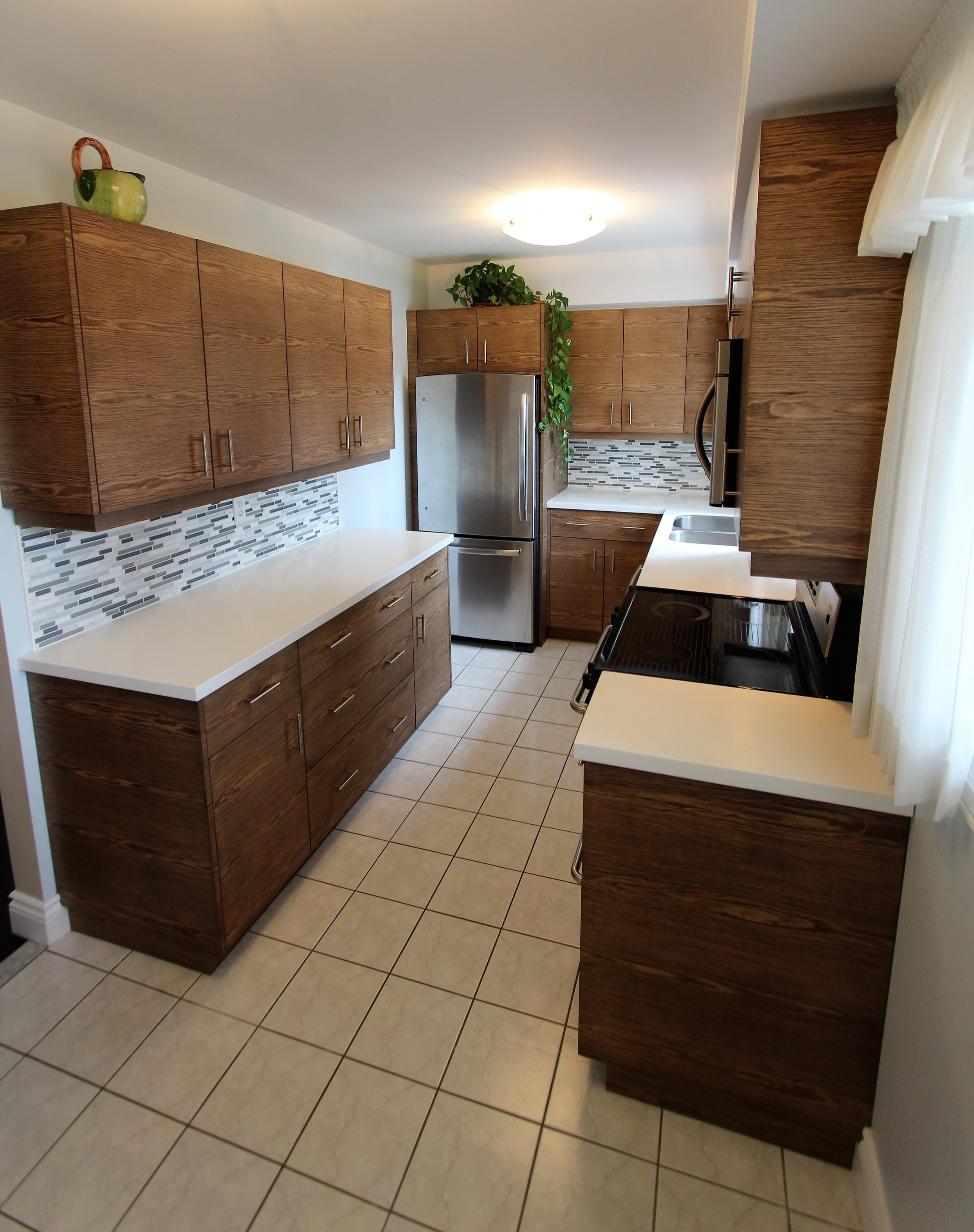 CUSTOM MATCHED RECONSTITUTED VENEER KITCHEN