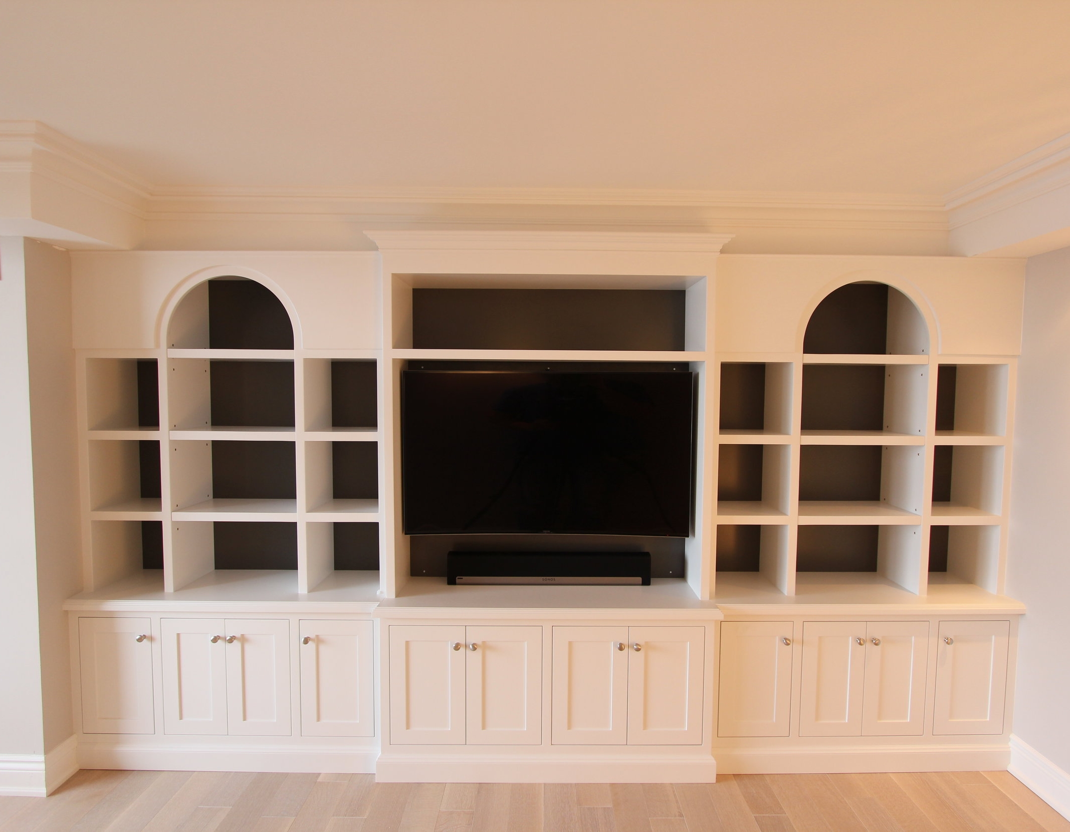 SOLID WOOD FACE FRAME ENTERTAINMENT UNIT