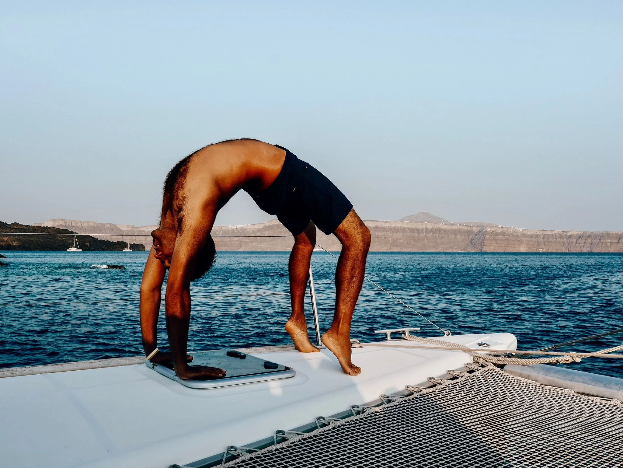 HAPPY NEW YEAR'S Charging Detox Flow!: INTENTION SETTING NEW YEAR'S YOGA RETREAT!