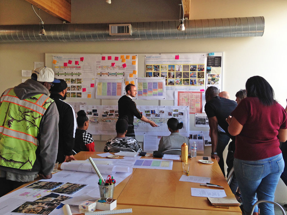  Key stakeholders provide input during a team charrette at O|CB’s studio 