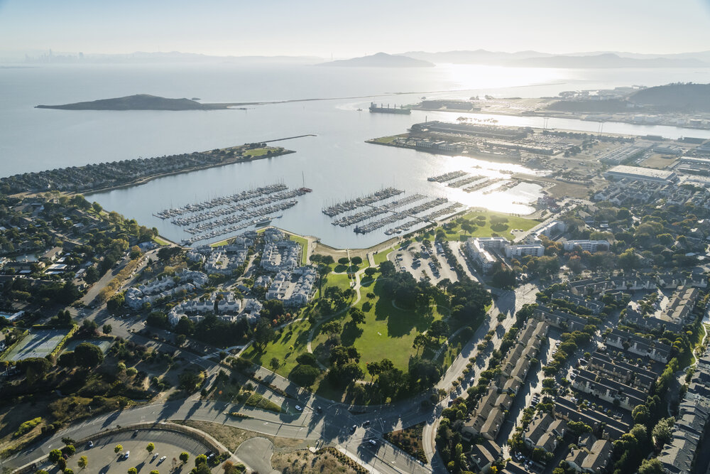  Constructing Memory: Rosie the Riveter Memorial nestled in Marina Bay Park 