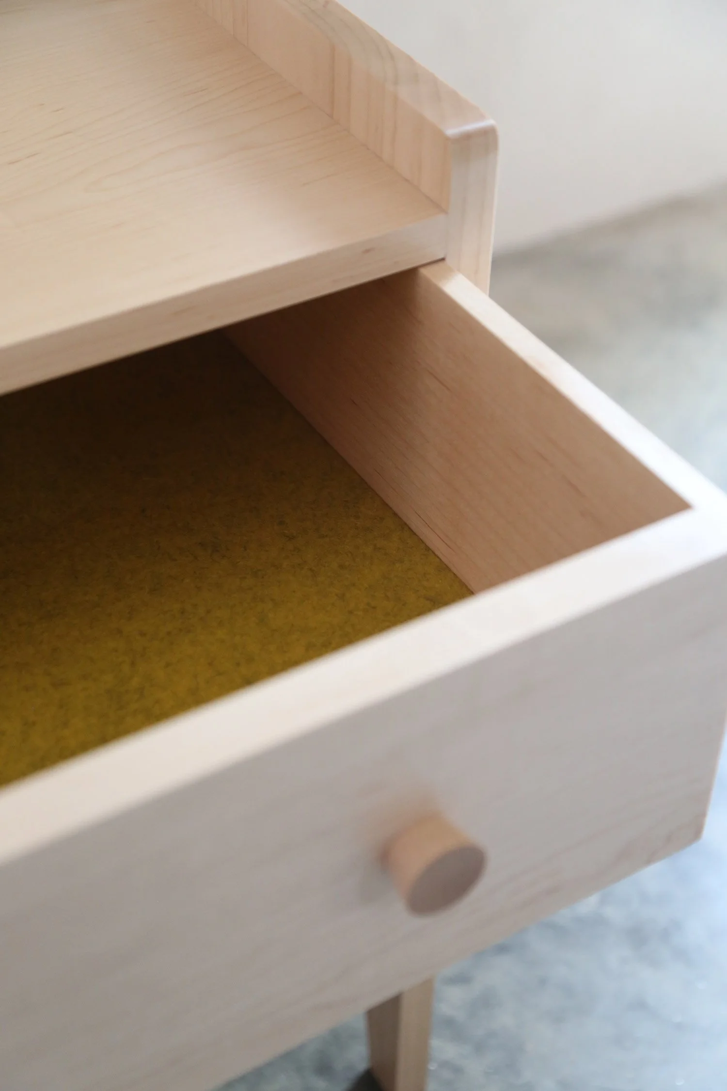 Shaker_Side_Table_14.jpg