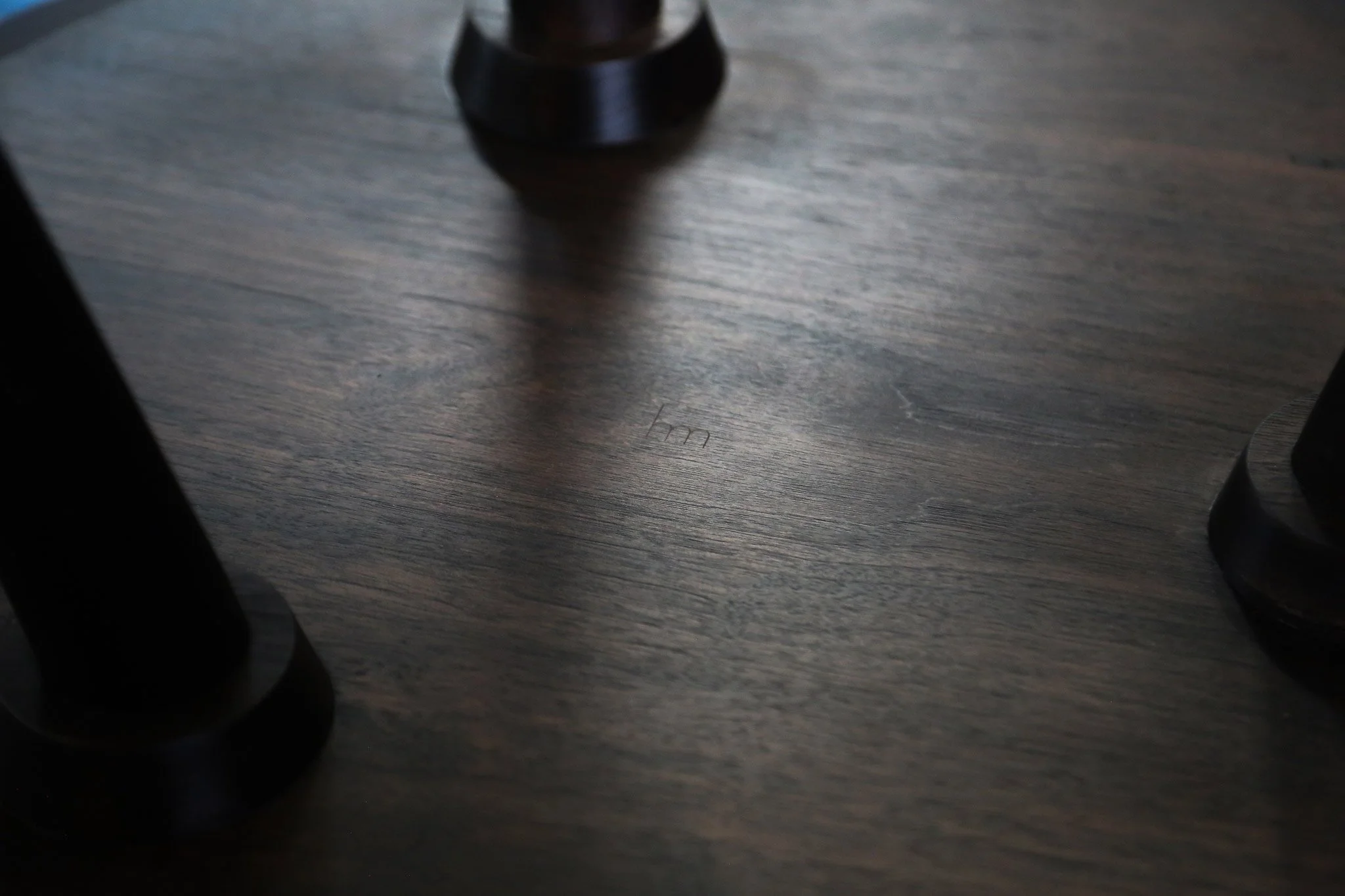 Three_Legged_Table_10.jpg