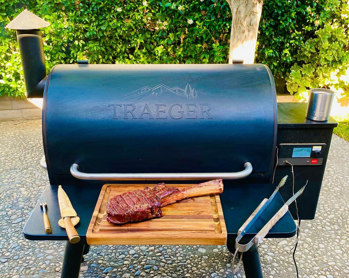 Happy Father&rsquo;s Day Weekend, Get You&rsquo;re Smoke On! @traegergrills @yeti @lakewoodmeats