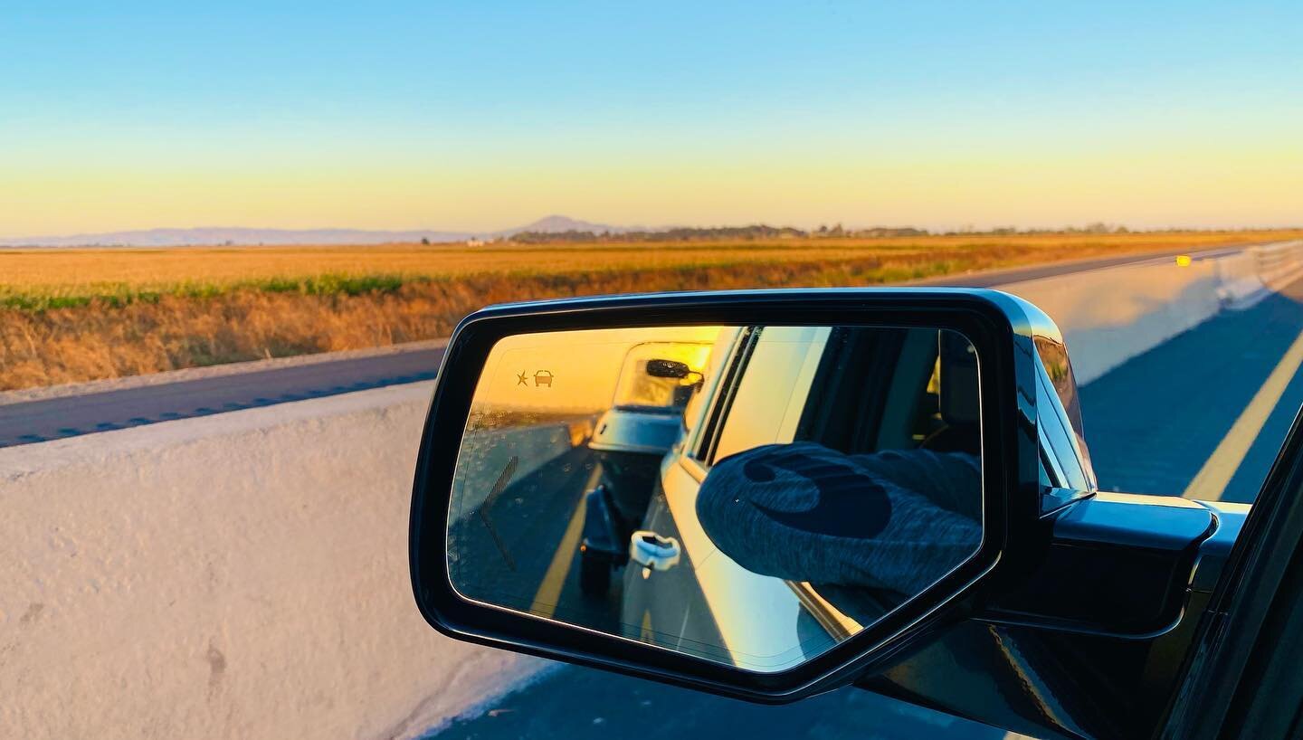 Happy Friday, stuck in traffic on my morning commute but will survive with this view, enjoy your weekend! @costasunglasses @simmsfishing @calbassunion @redingtongear @rioproducts @grundens @galvanflyreels #seewhatsoutthere