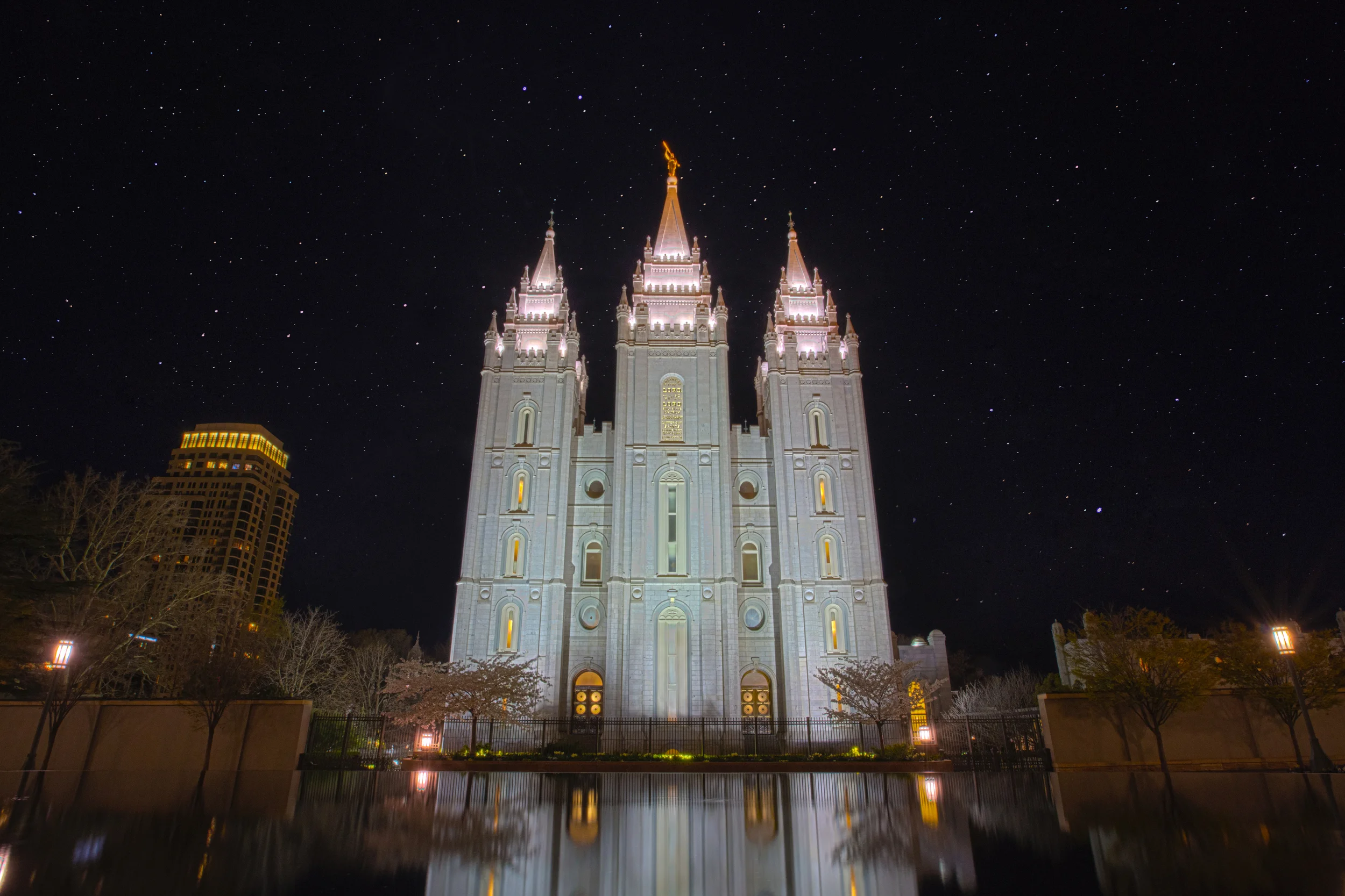 Mormon Temple Front.jpg