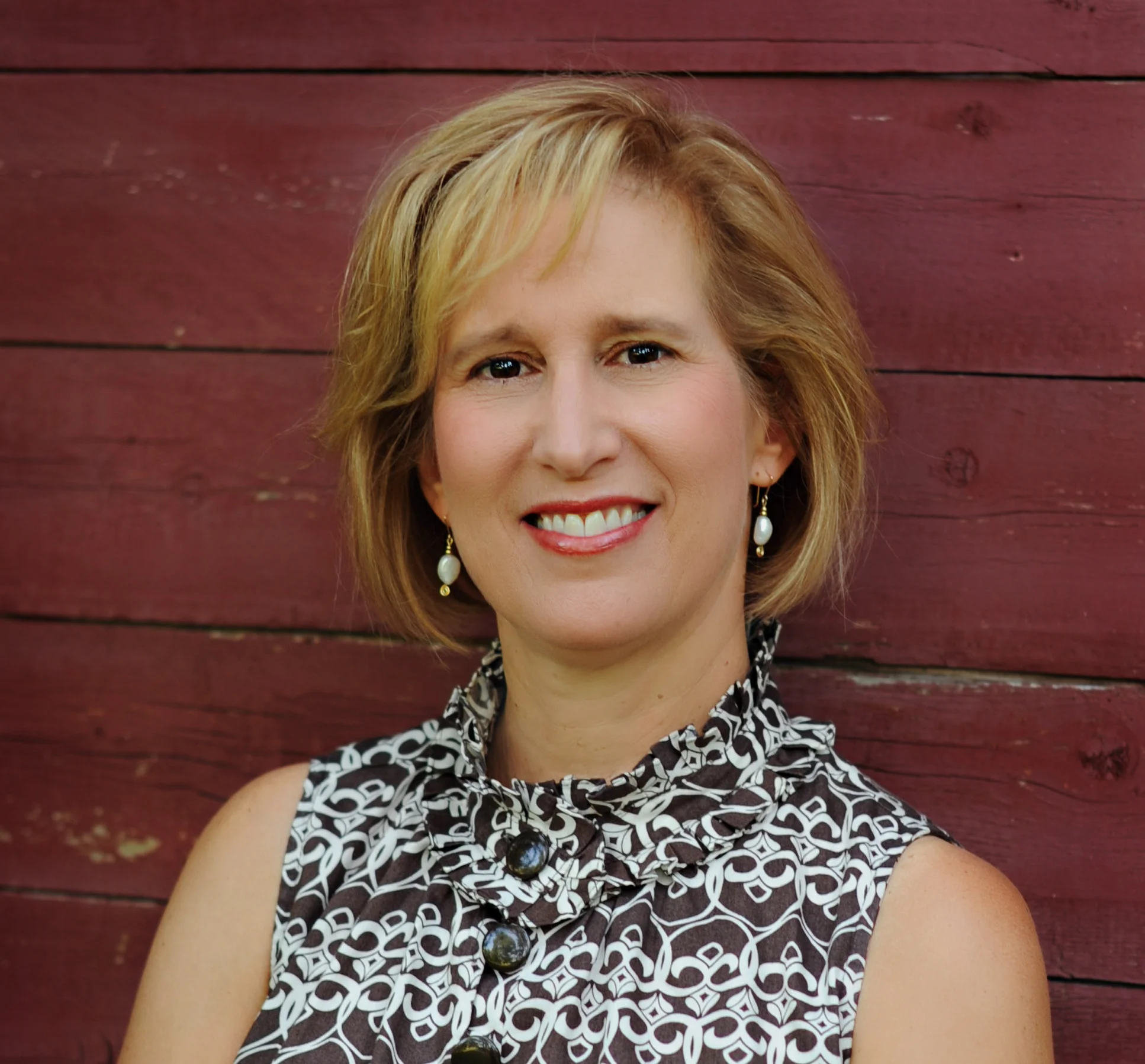Eileen Meyer - What motivates this Hinsdale picture book writer? Sharing true stories with youngsters through her charming literature and countless school visits.
