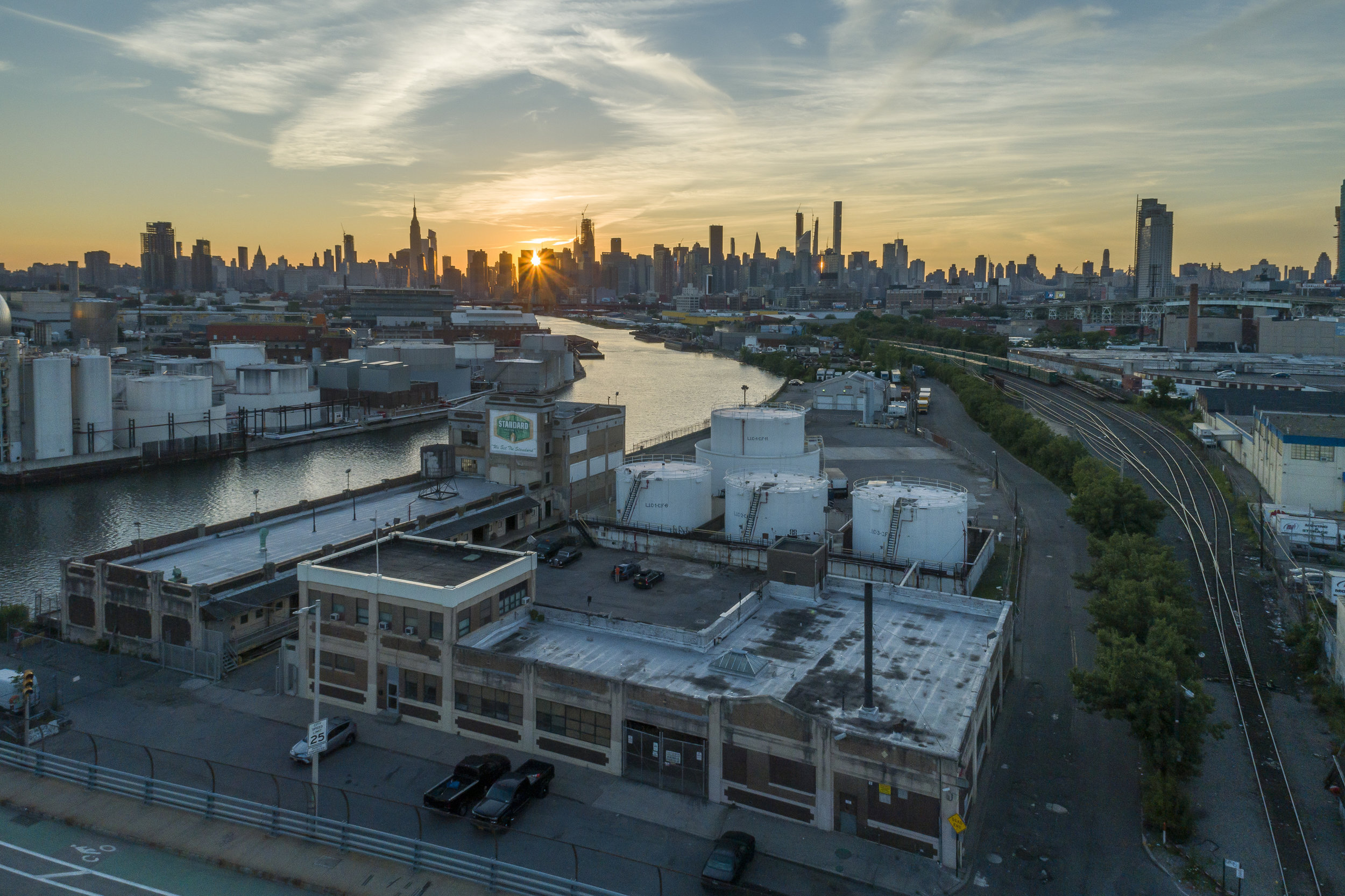 BWS, LIC