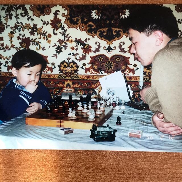 My dad taught me how to play chess before teaching me how to read. I&rsquo;m 3 years and 4 months old in here. Lmao. Happy Father&rsquo;s Day to everyone from the old seasoned fathers to the new fathers celebrating their first! 🙏🏽 #fathersday #ches