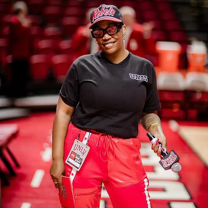 Keeping it Runnin&rsquo; with the Rebels! Walking away with the W against the Fresno Bulldogs. Shoutout to the shooter 📸 @taneshatownsphotography and @thefranchiselv ! More CPT connections in LV ! Love to see it, love to do it ❤️ 🎶 🎤 and of course
