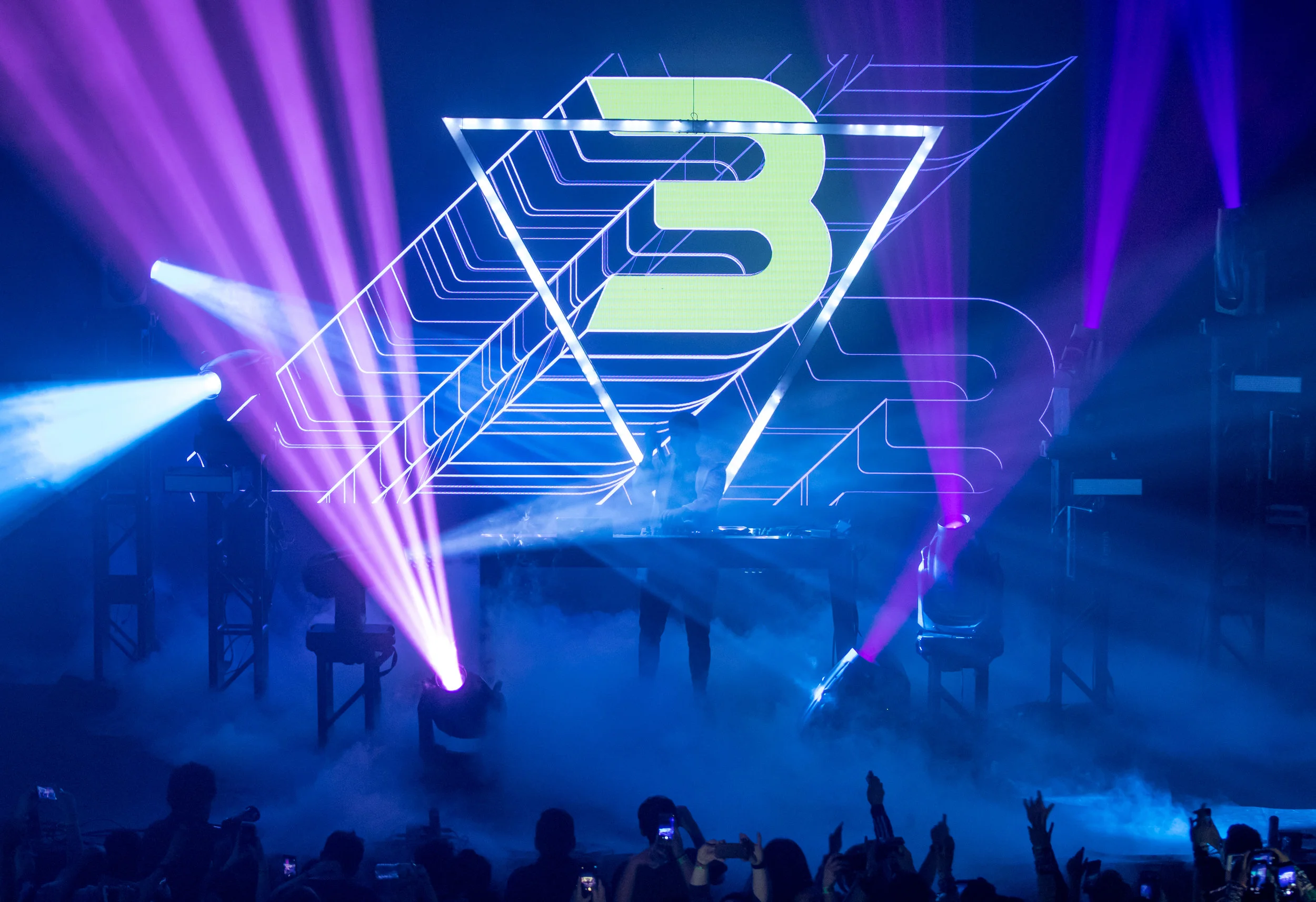 NelsonAaron_3LAU_RegencyBallroom_SF_HighRes-1.jpg