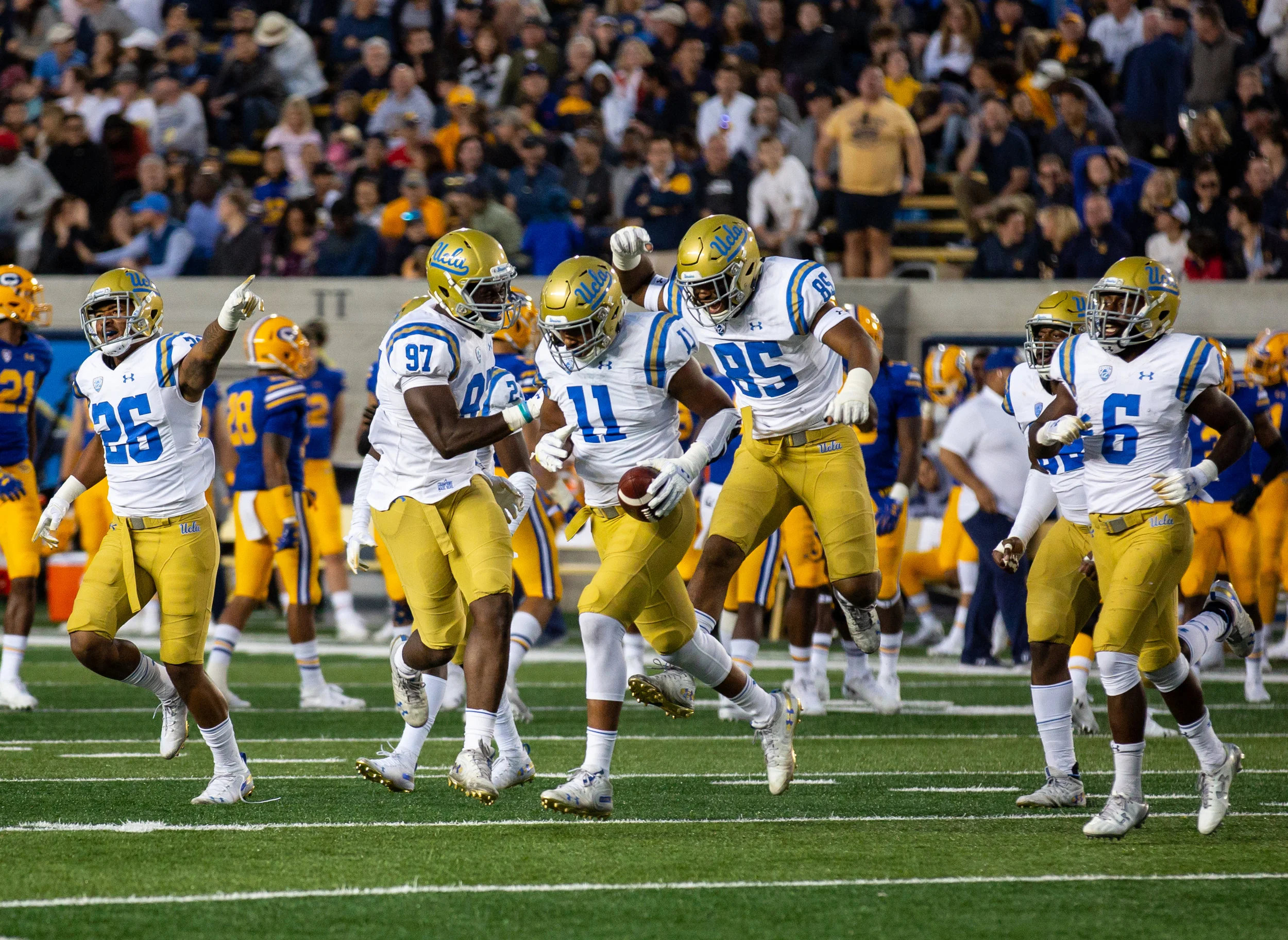 NelsonAaron_fi360News_Cal_UCLA_10_13_2018-13.jpg