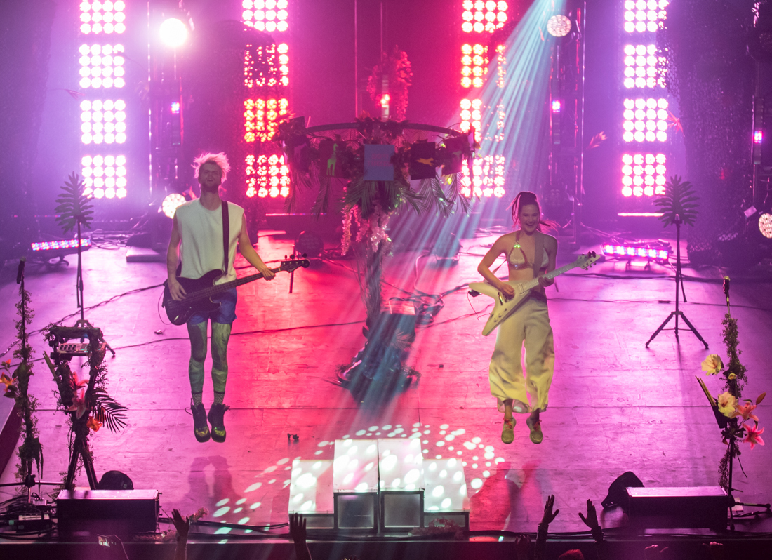 NelsonAaron_SofiTukker_FoxTheater_Oakland_LowRes-12.jpg