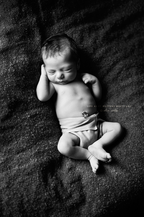 newborn-photographer-black-and-white-2.jpg