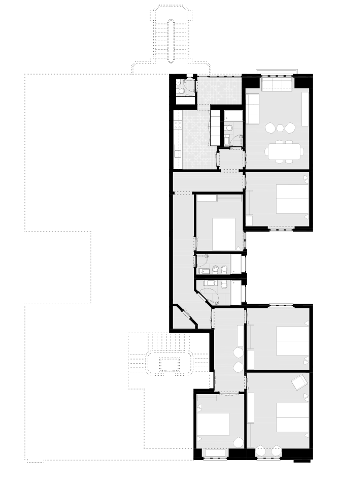  Remodelação de um Apartamento na Rua Rodrigo da Fonseca, Lisboa.  O apartamento da Rodrigo da Fonseca, caracteriza-se por ser uma tipologia de casa que se desenvolve ao longo um grande corredor, trata-se de um apartamento passante, com um saguão que permite que todos os espaços tenham luz natural e que sejam ventilados.  O tipo de construção é de qualidade superior e os materiais são nobres, os tetos são altos com sancas imponentes. O projeto caracteriza-se por ser praticamente uma intervenção cirúrgica, ou seja, todos os novos elementos foram introduzidos de forma a respeitar sempre o existente. Correspondeu a uma intervenção de limpeza, de tornar mais claro e evidente todos os elementos essenciais da casa, o projeto foi desenvolvido sempre com uma atitude de respeito pela imponência encontrada no seu estado inicial.  Na intervenção optou-se pela manutenção dos elementos originais potencializando as qualidades construtivas. São mantidos os pavimentos em madeira, as guarnições dos vãos e a desenho dos tetos.  A tipologia da casa é mantida, apenas foi reajustada a dimensão de alguns espaços, nomeadamente da cozinha e das instalações sanitárias.  Os materiais foram pensados de forma a estabelecer um diálogo coeso com o existente.  Localização: Lisboa  Programa: Remodelação de Apartamento, 180 m2  Estado do Projecto: Construído.  Data: 2015  Cliente: Alberto P.  Arquitectura: Mafalda Ribeiro Ambrósio e João Gomes Leitão  Ambientes: Mafalda Ribeiro Ambrósio  Constructora: High Trust Lda. 