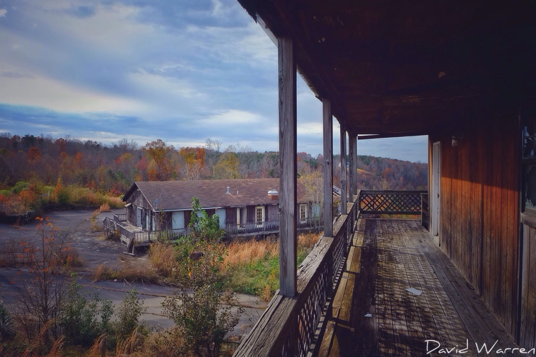 Abandoned Resort with a Million Dollar View on Smith Lake — Dune Lake