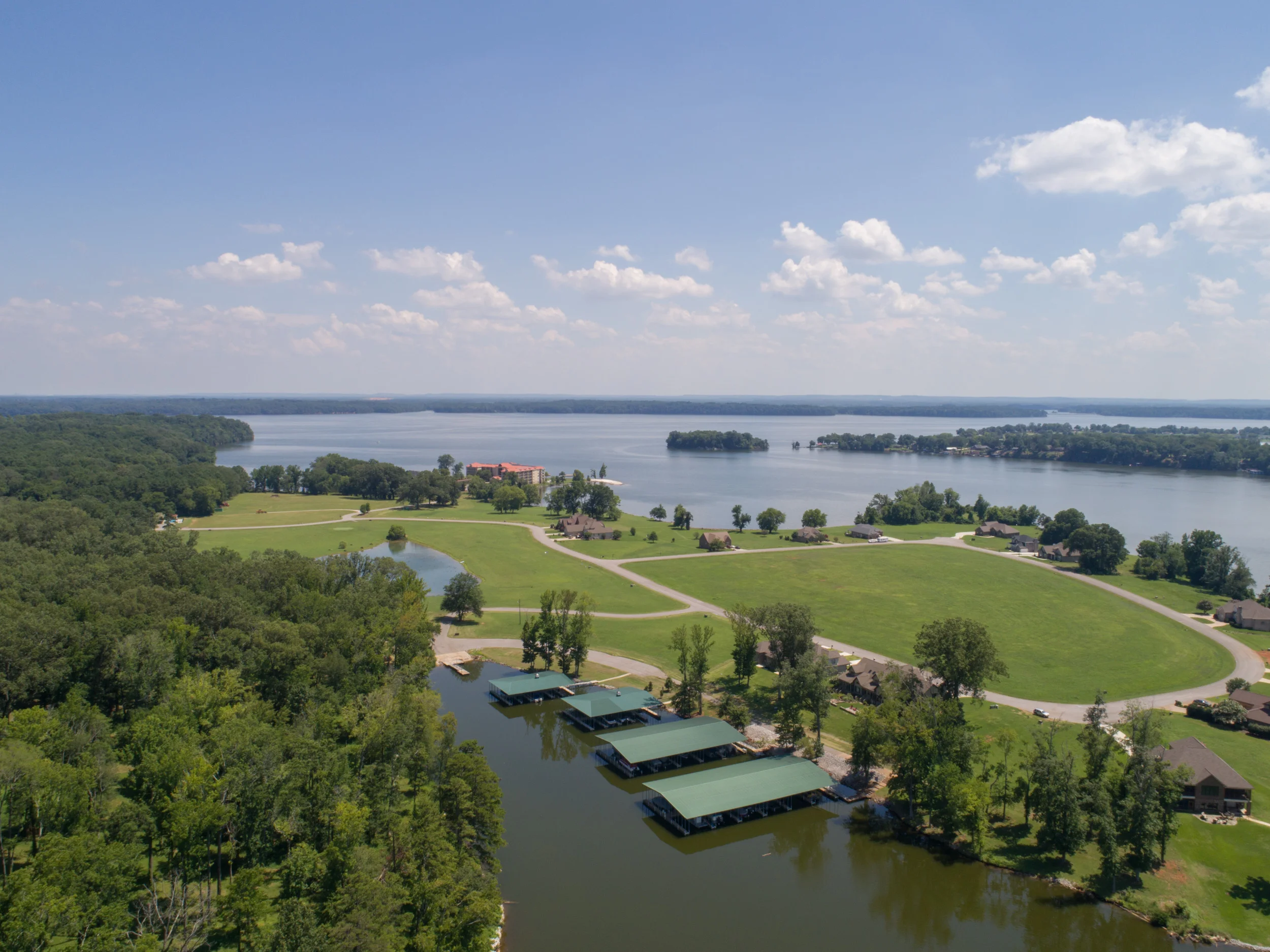 12100 Two Rivers Drive, Athens, AL 35611 — Dune Lake Studios