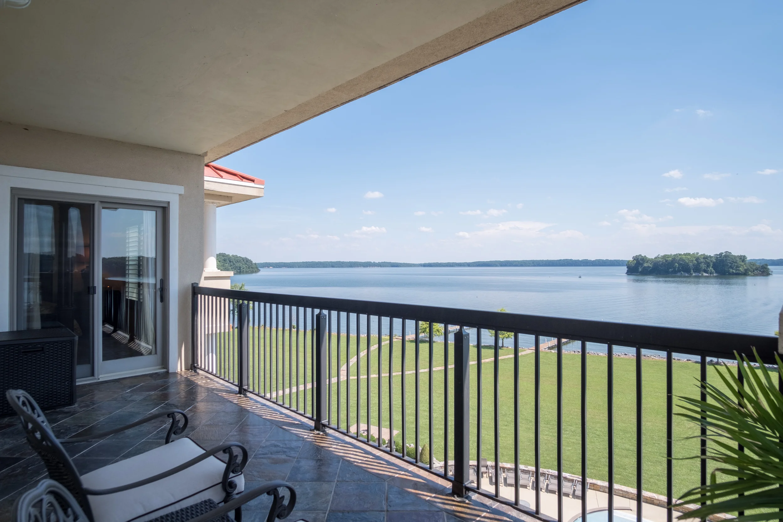 12100 Two Rivers Drive, Athens, AL 35611 — Dune Lake Studios