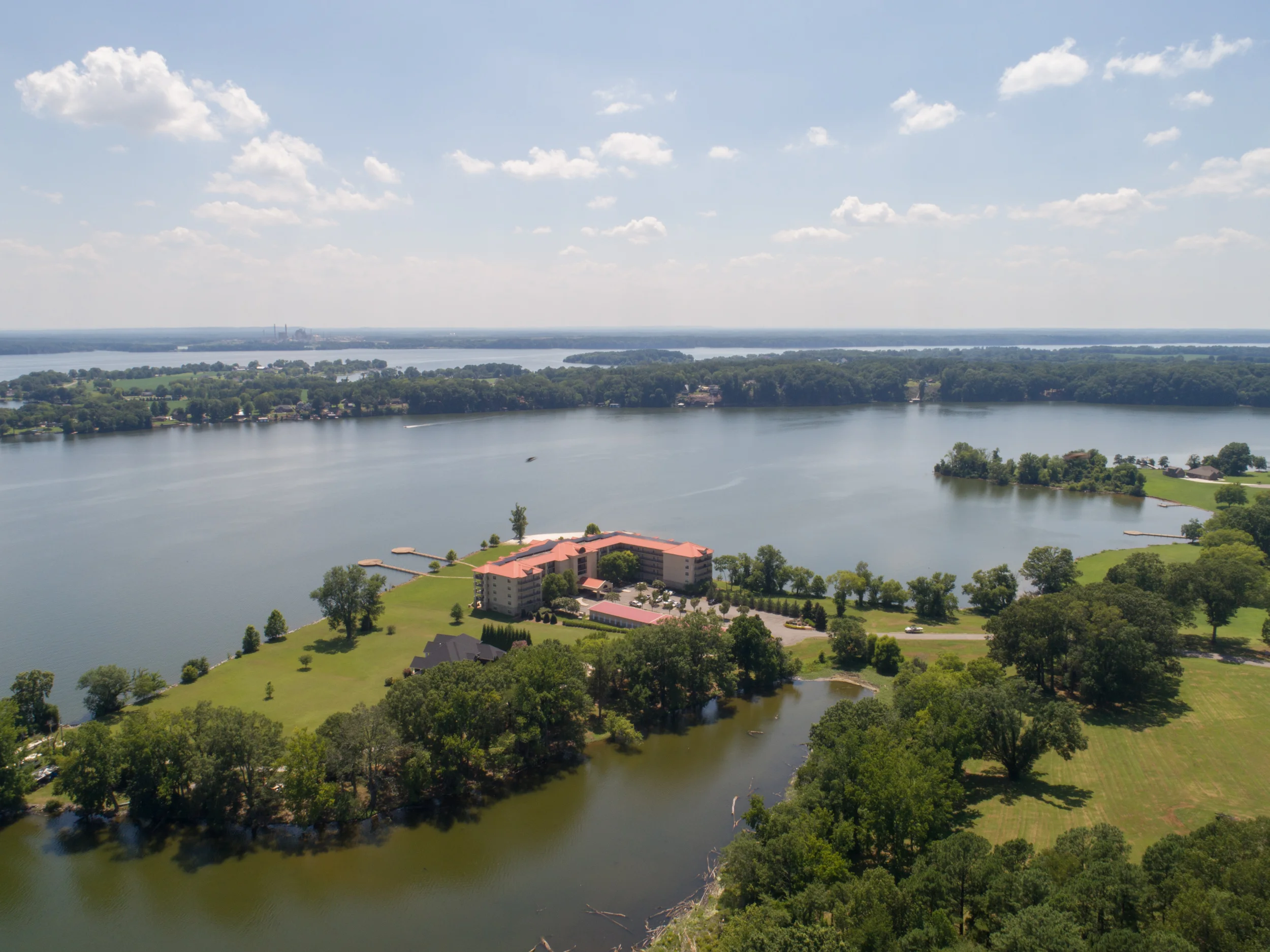 12100 Two Rivers Drive, Athens, AL 35611 — Dune Lake Studios