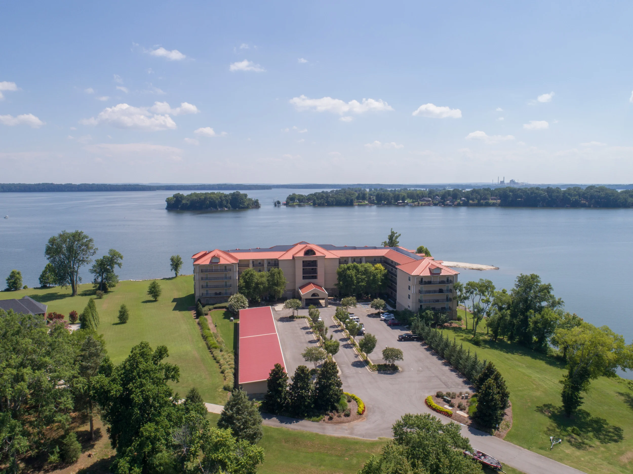 12100 Two Rivers Drive, Athens, AL 35611 — Dune Lake Studios