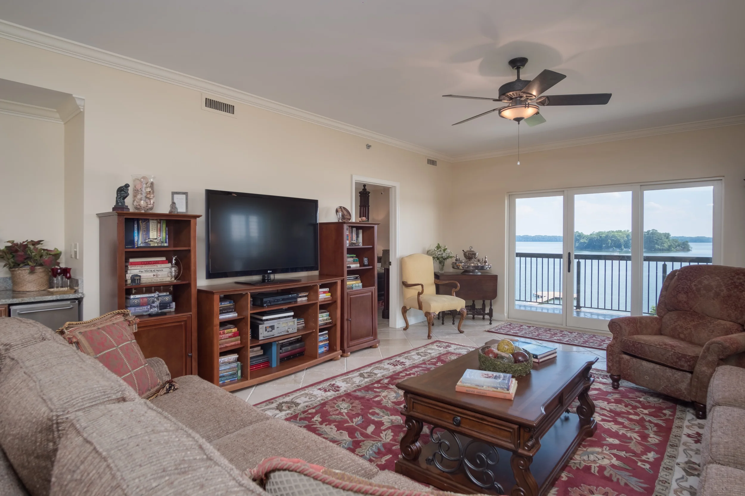 12100 Two Rivers Drive, Athens, AL 35611 — Dune Lake Studios
