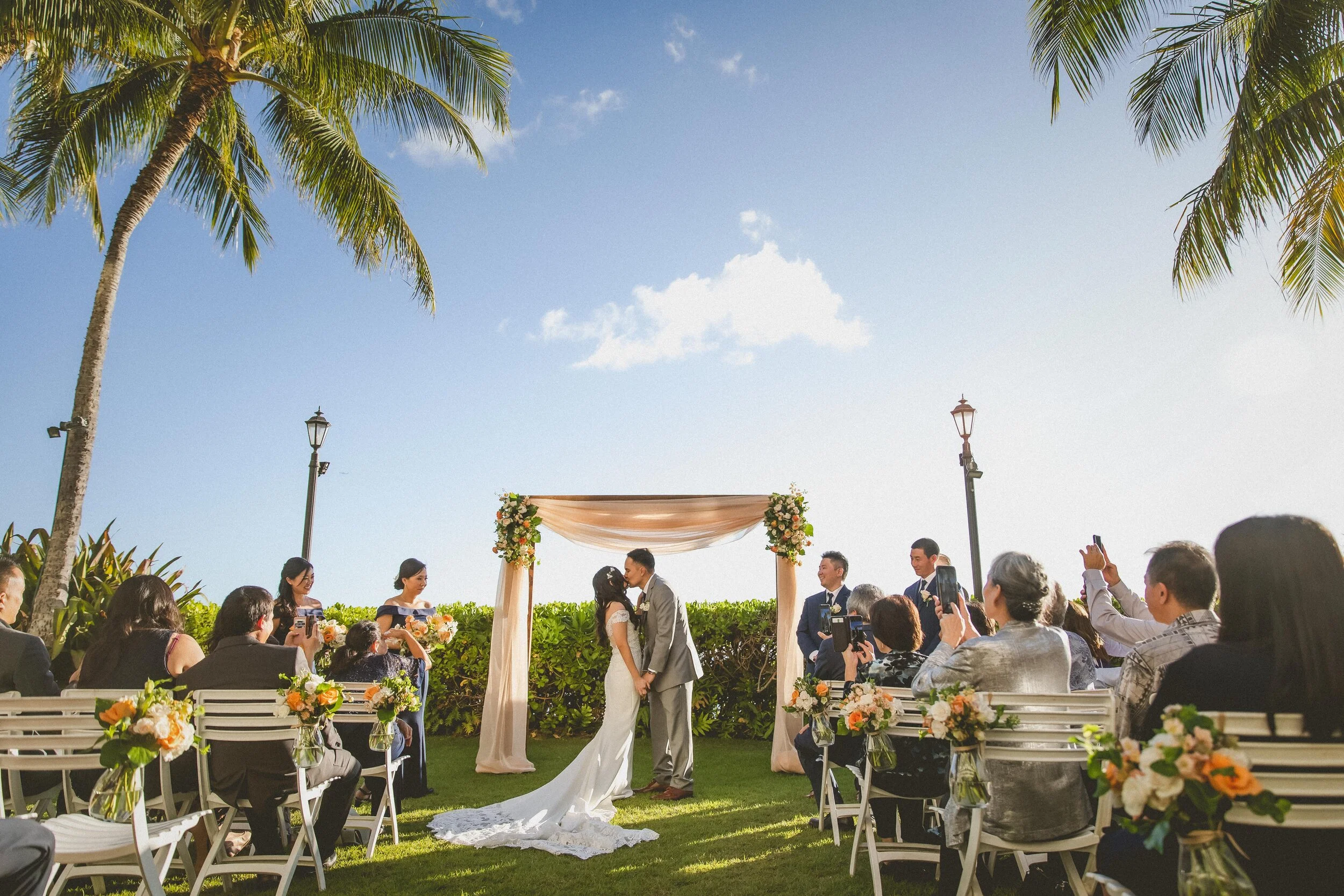 Elegant Waikīkī Wedding at the Moana Surfrider