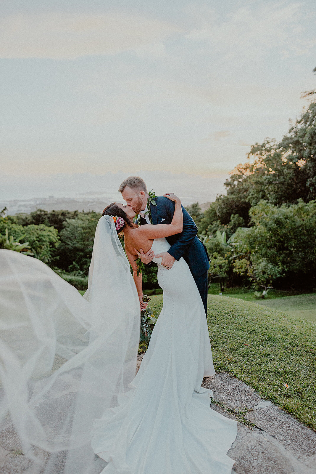 kendra-will-tantalus-wedding-hawaii-chelsea-abril-photography-677.jpeg