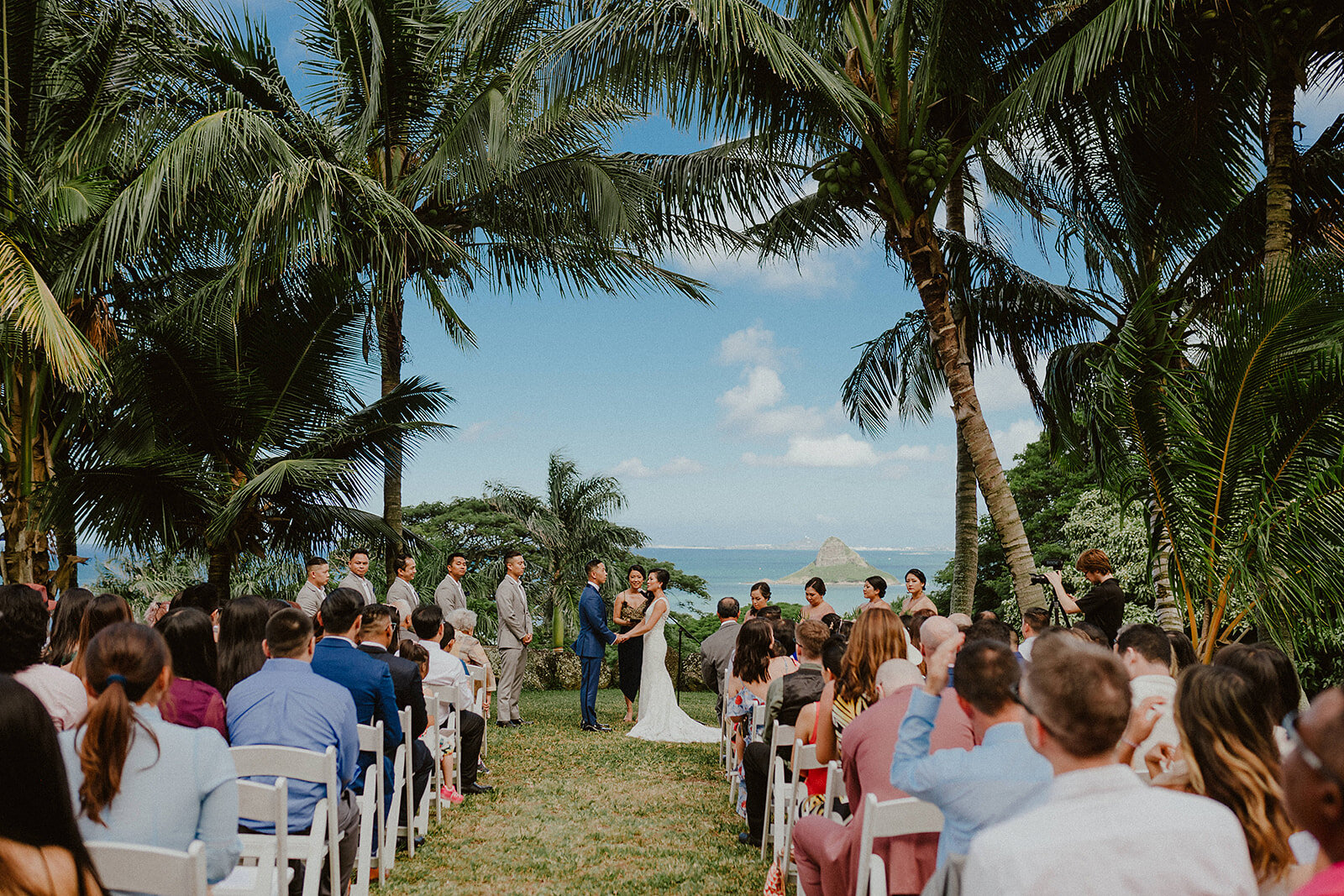 vicki-hong-kualoa-ranch-wedding-oahu-hawaii-chelsea-abril-photography-333.jpeg
