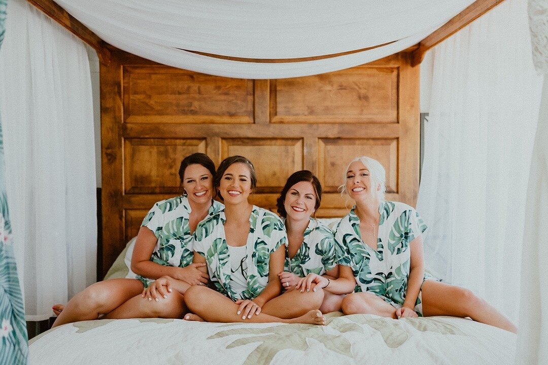 Bridesmaids gifts that make for the perfect group pics? We can always get behind something that&rsquo;s cute, AND practical. 💕⠀⠀⠀⠀⠀⠀⠀⠀⠀
⠀⠀⠀⠀⠀⠀⠀⠀⠀
We&rsquo;re sharing our ideas for picture-perfect bridesmaids gifts on our latest blog post! And if you