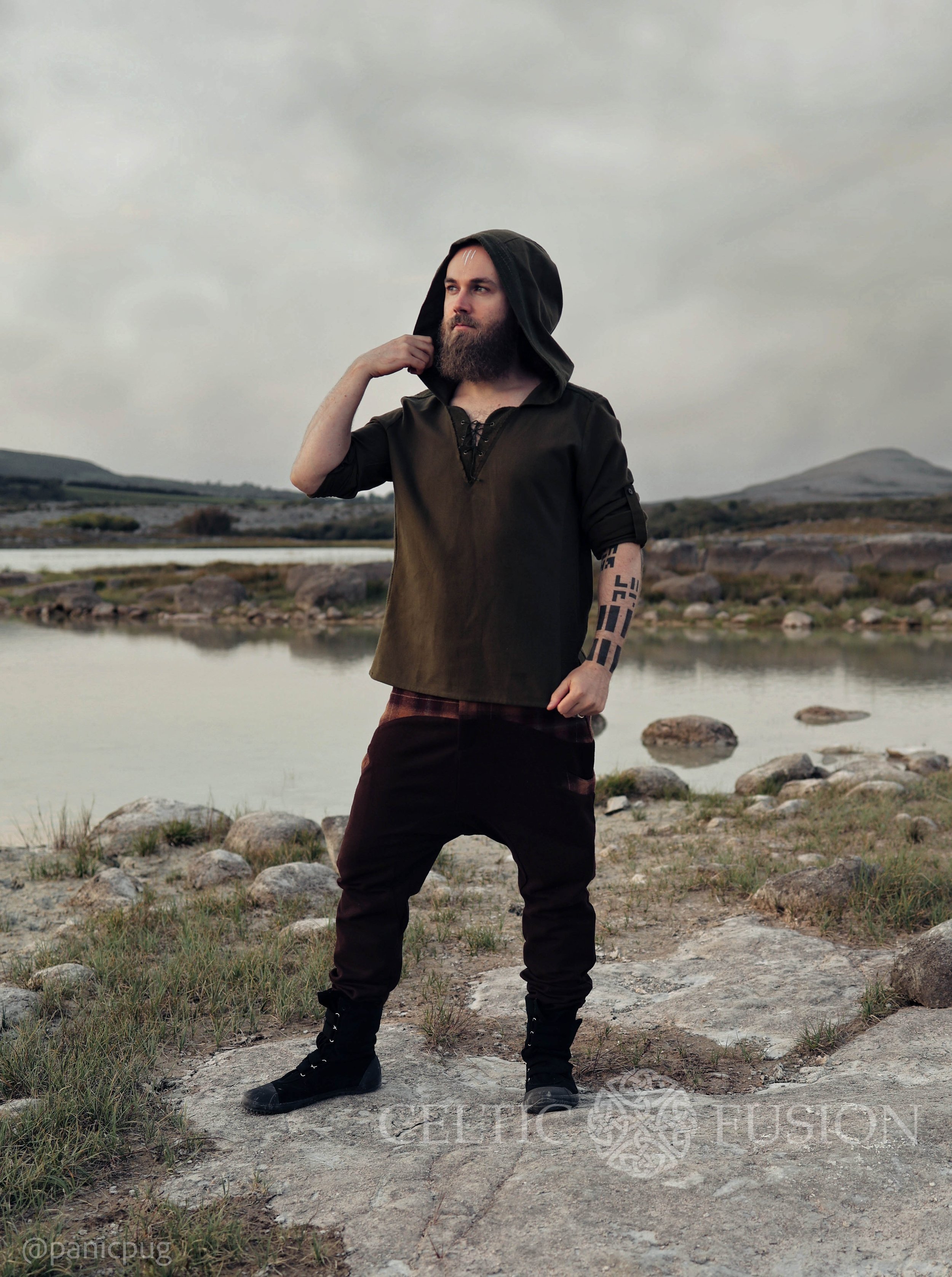 hooded shirt, long sleeve shirt with hood, mens medieval clothing, irish clothes for men, mens celtic, celtic men, men’s irish clothing, celtic shirts, irish clothing for men, celtic designers