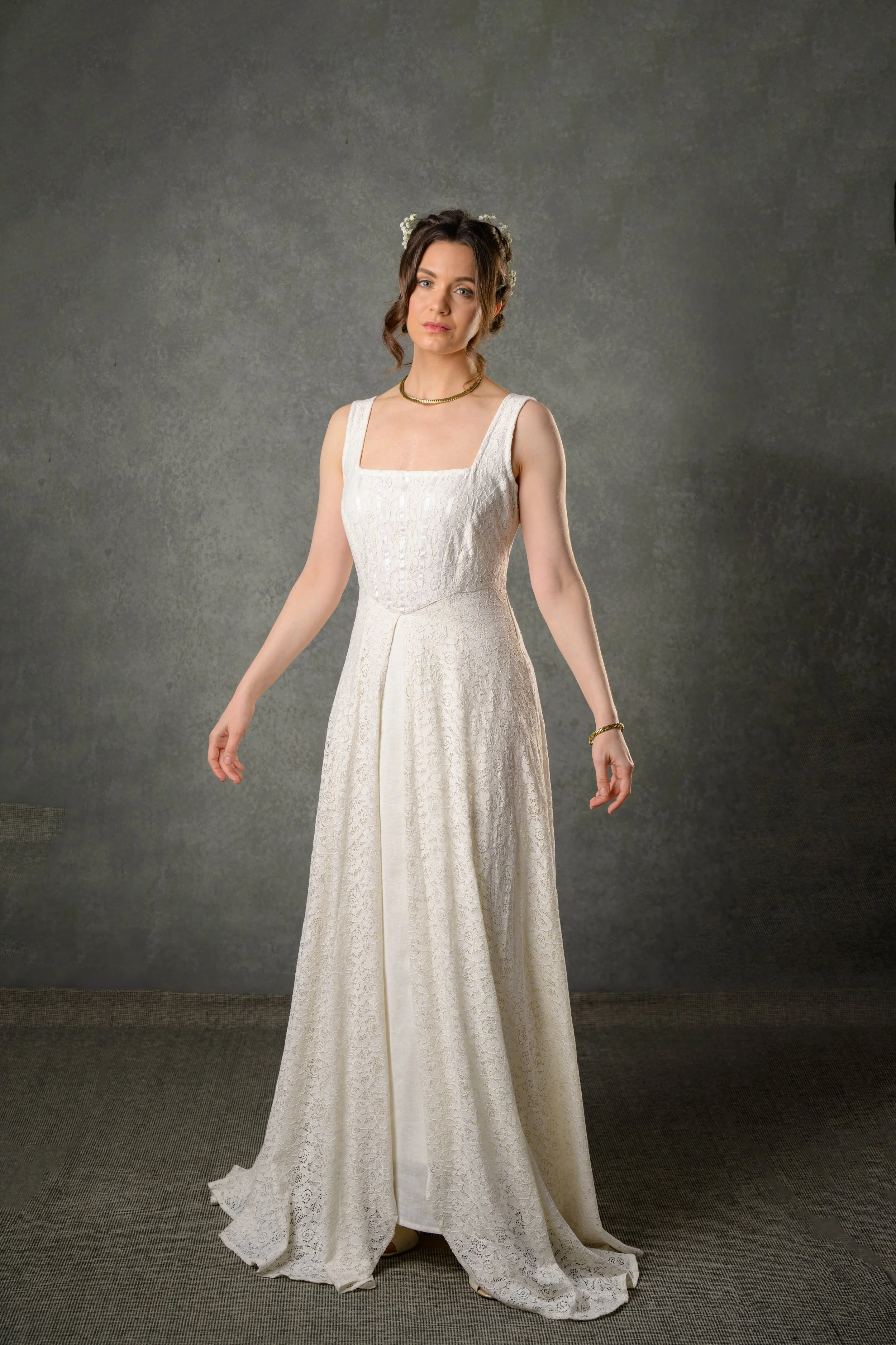 Lace wedding dress with detachable sleeve.jpg