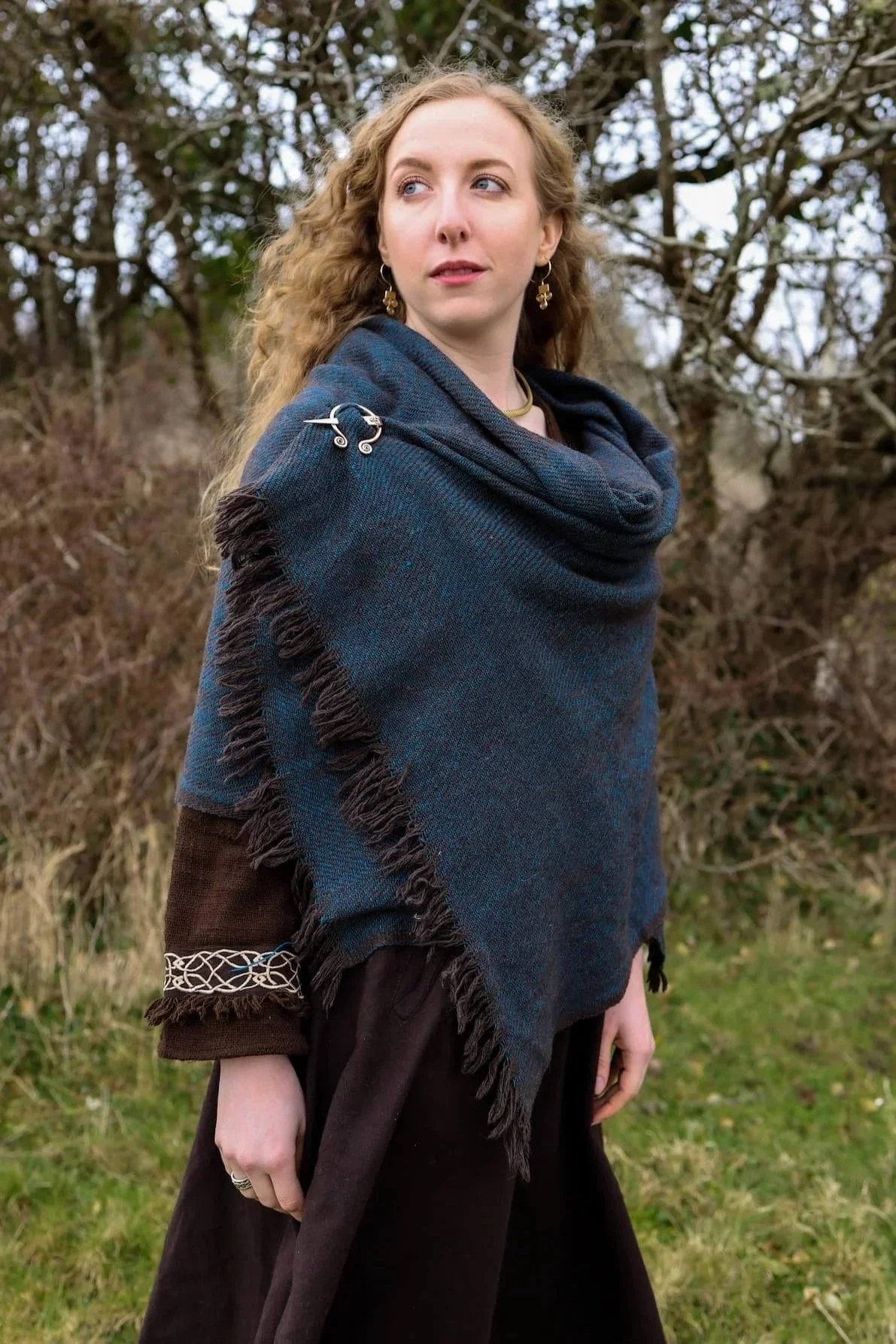 woven shawl, celtic shawl, cloak for women, wiccan clothing, celtic woman clothing, cottagecore outfits female, irish clothing female, fairycore clothing