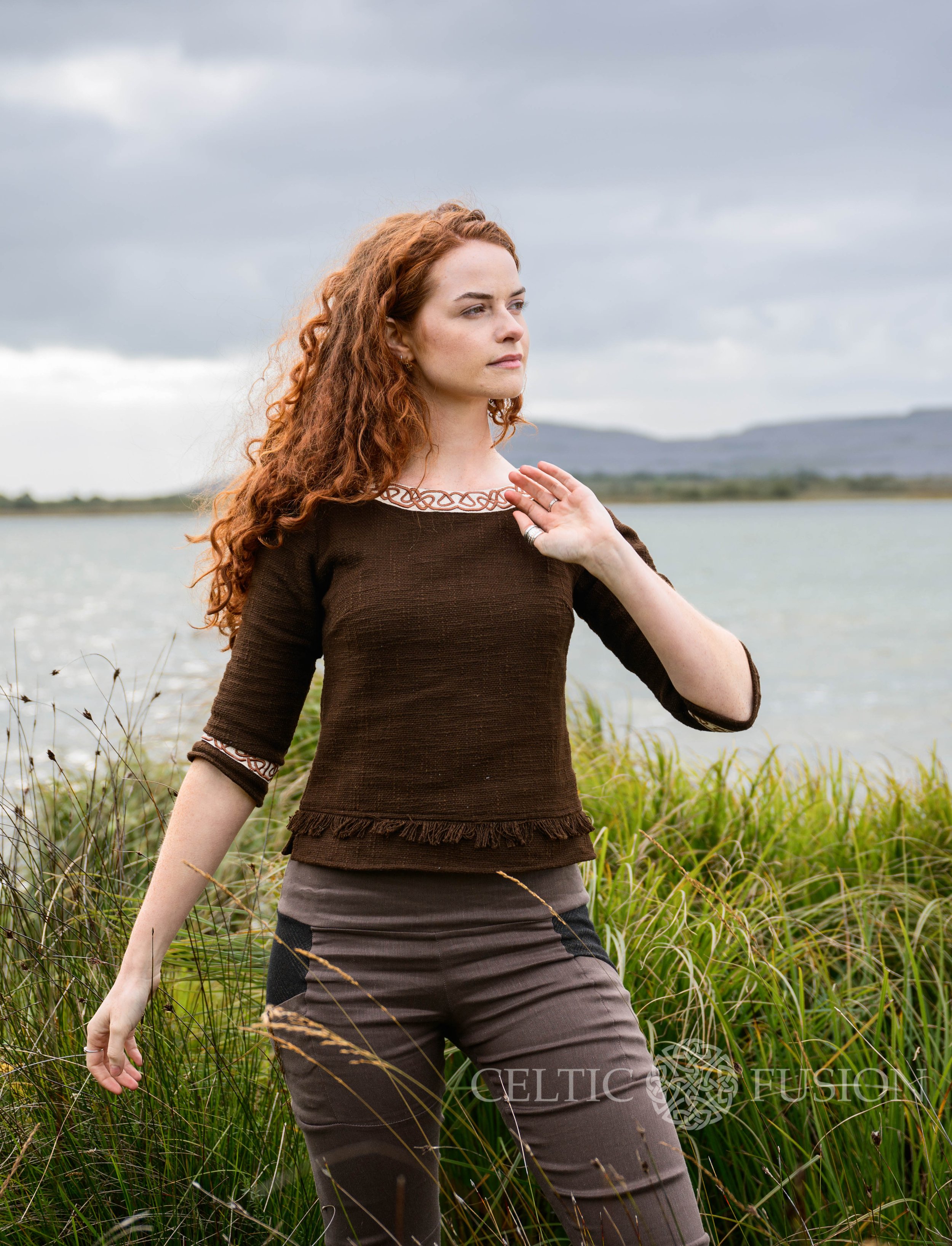 Discover our cropped jumper sweater, a brown pullover sweater for women's style with Celtic embroidery. Embrace heritage with this unique Celtic clothing cropped pullover design.
