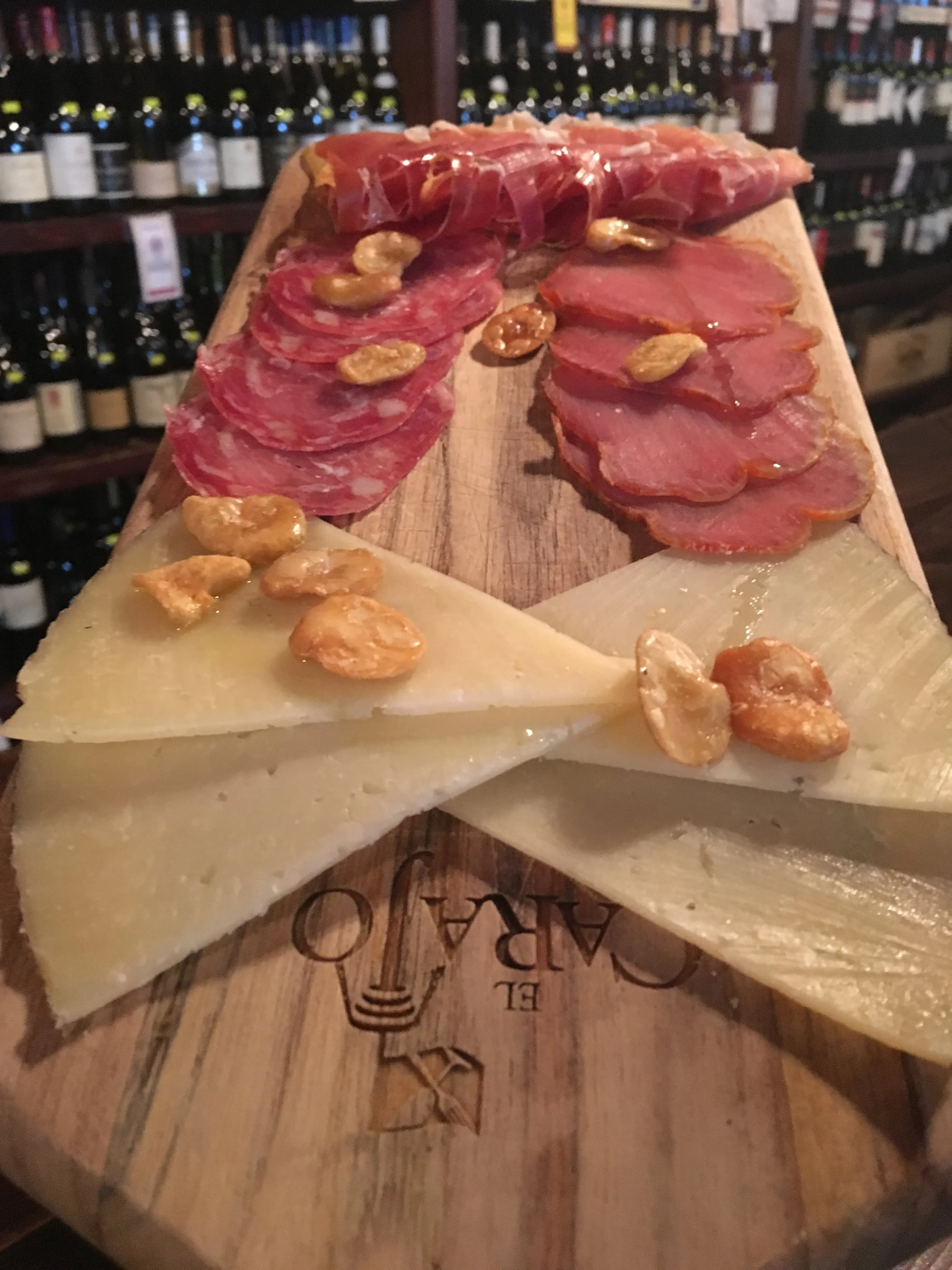 Combinaci ó n Mes ónJamón, Embutidos y Queso Importado