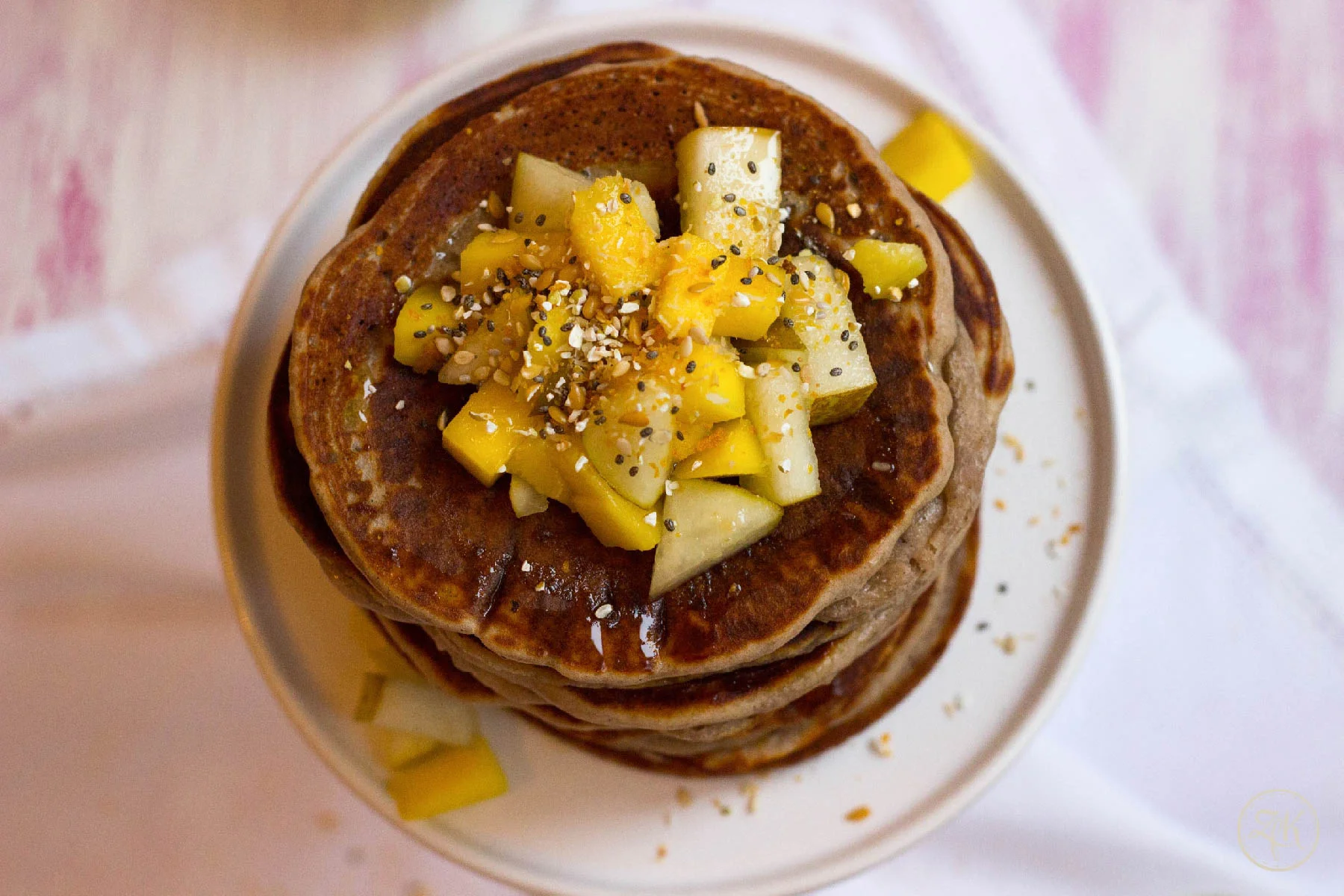 Obstsalat trifft Pancakes