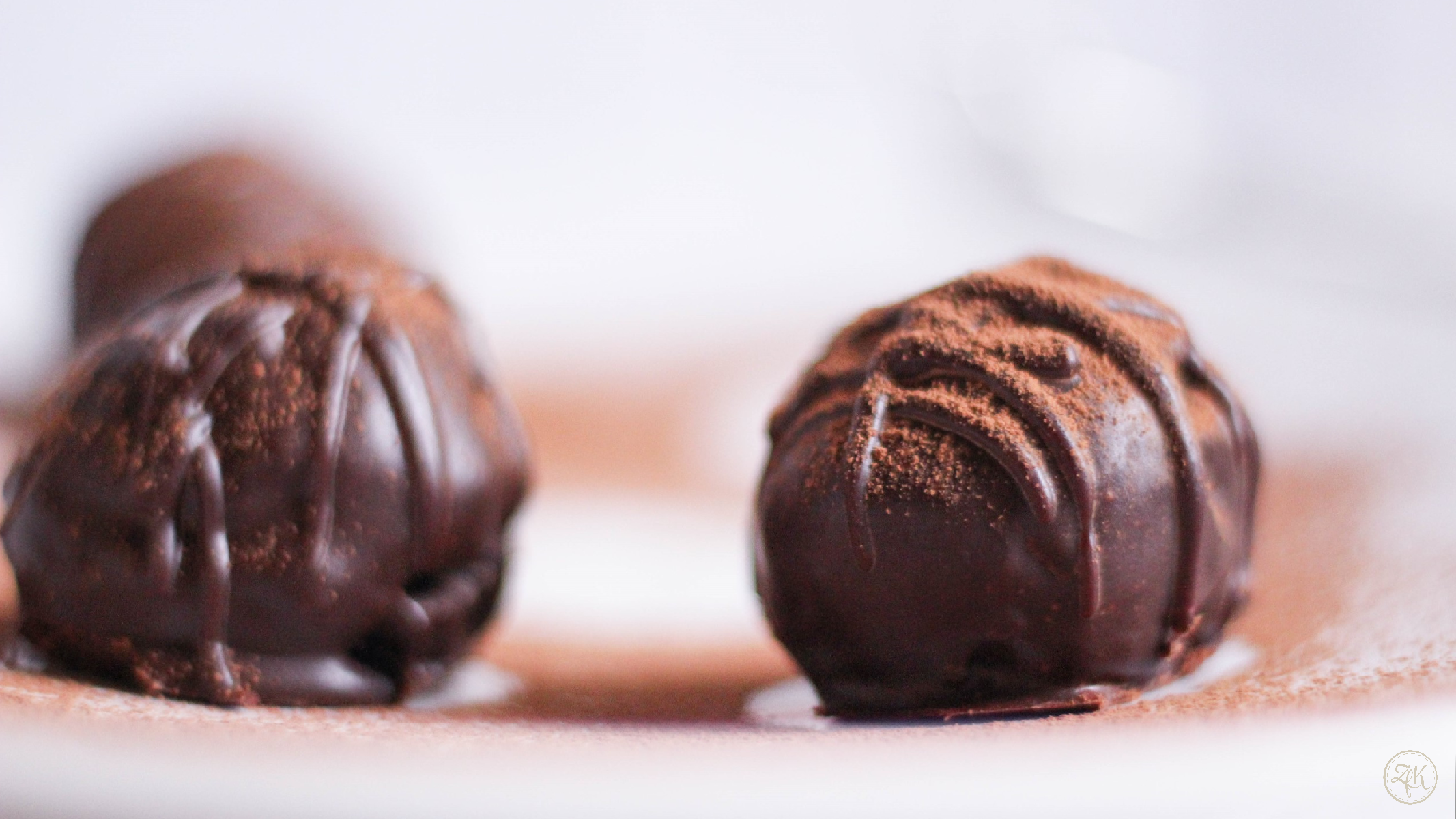 Schokoladendekor aus einer cremigen Ganache