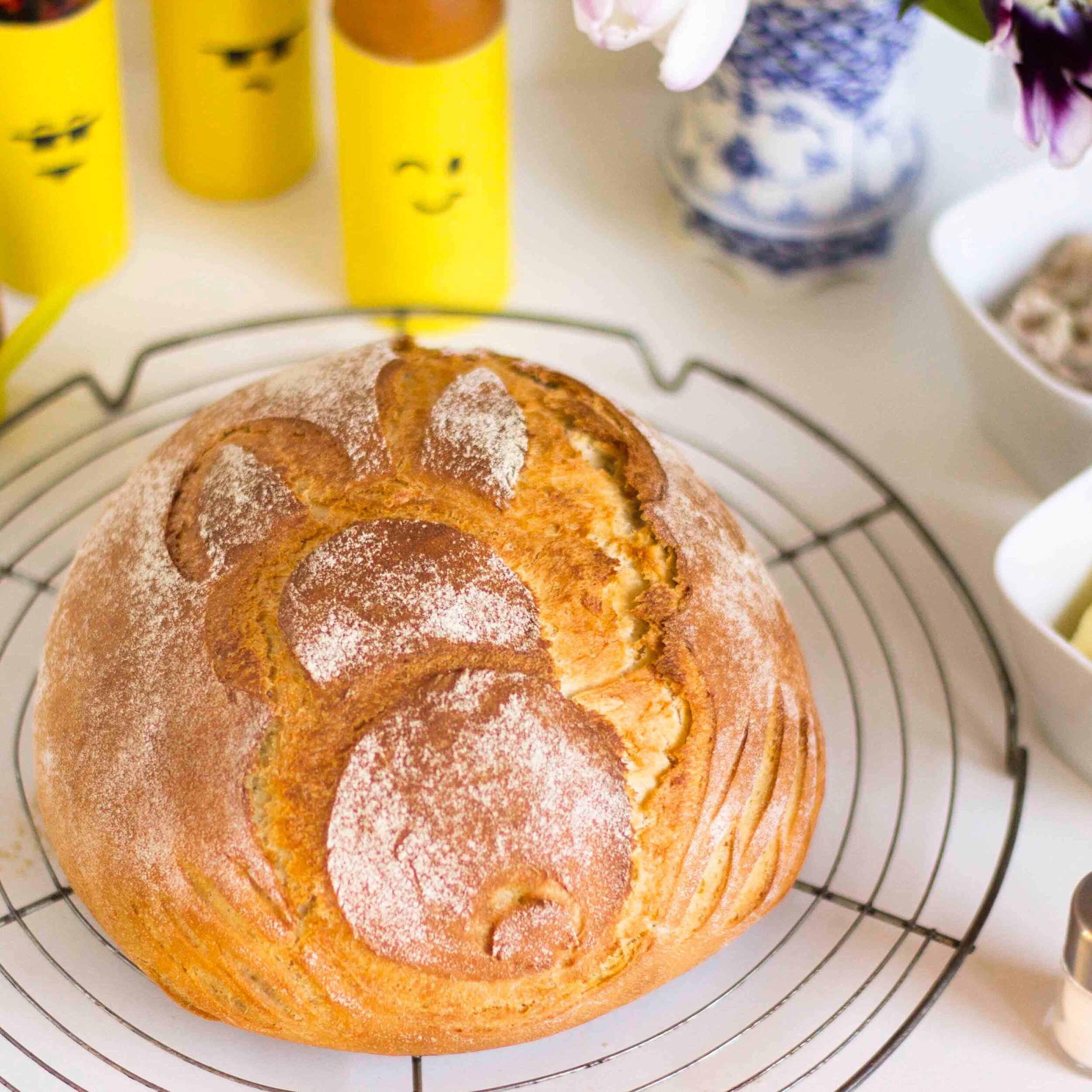 Weizen-Dinkel-Brot {Weizen | Dinkel | Malz | Hefe | Salz}*