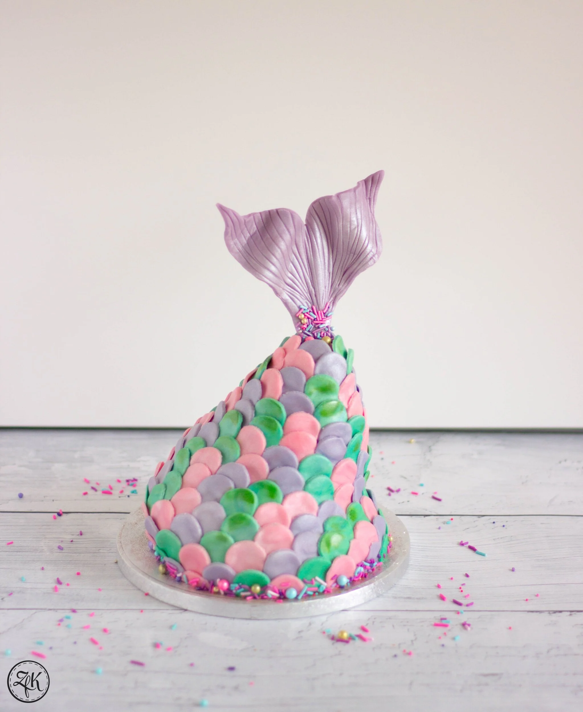 Meerjungfrau-Torte {Fondant | Vanille | Ganache | Zuckerperlen}