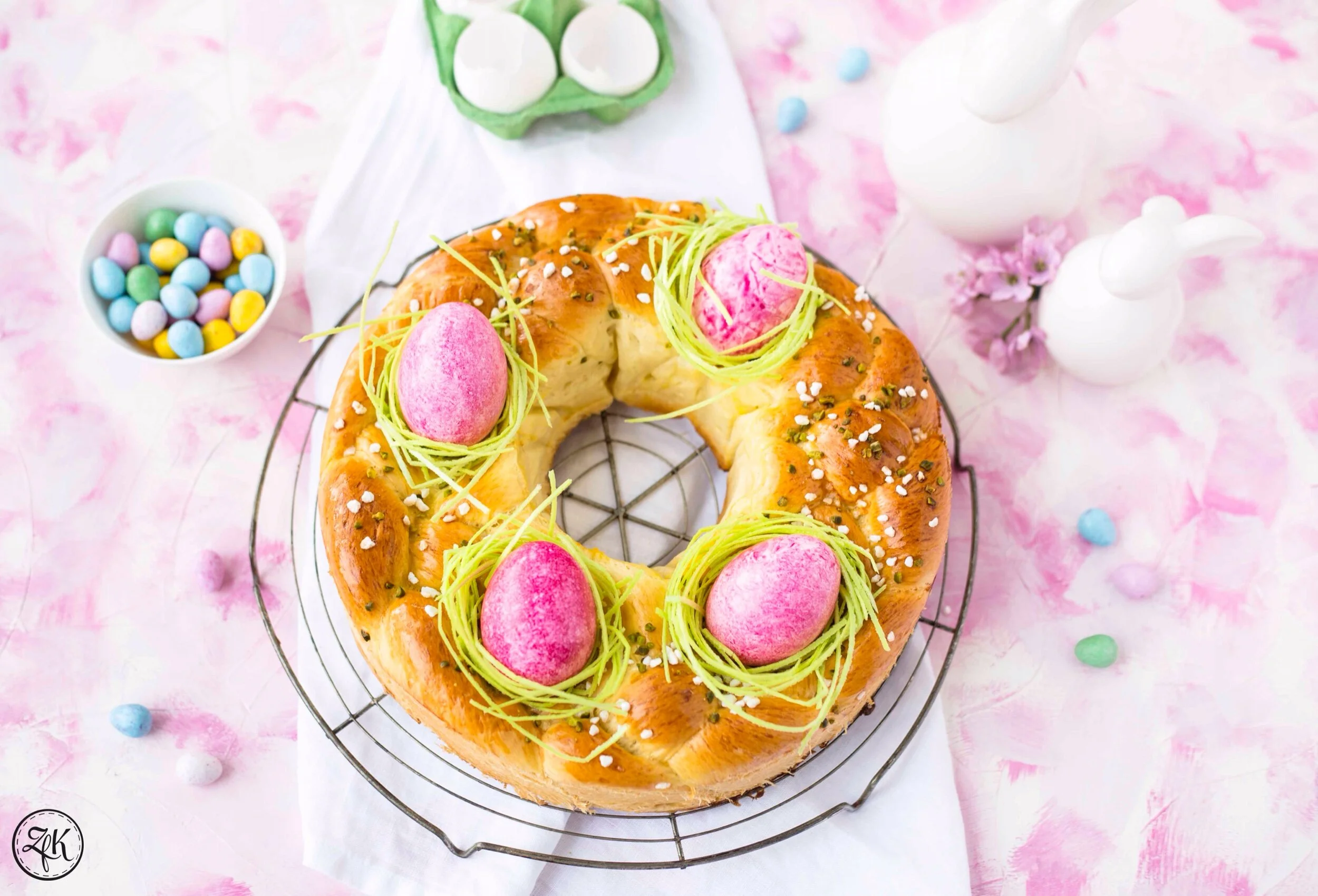 Osterzopf {Hefe | Milch | Rose | Ei}