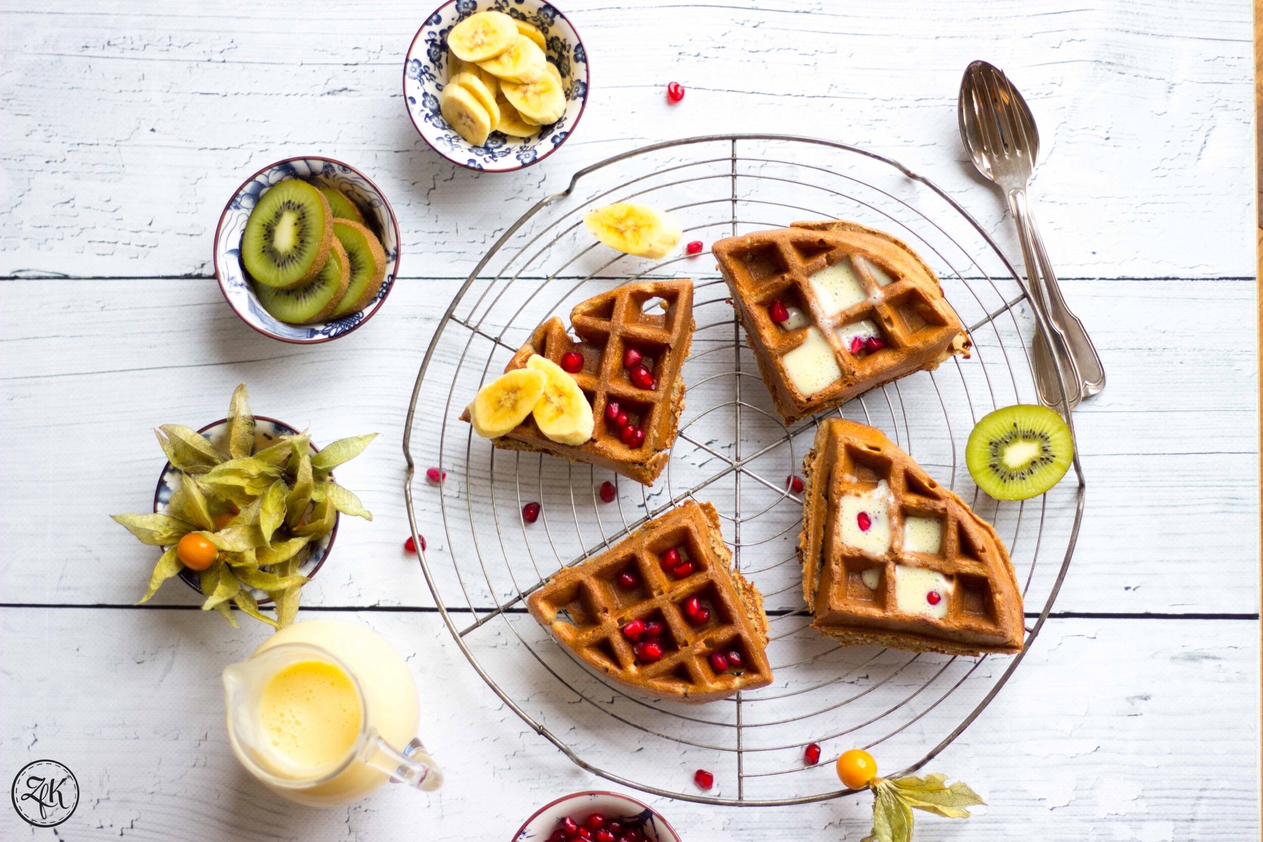 Honig-Hafer-Waffeln {Haferflocken | Chiasamen | Honig | Cashewmilch}