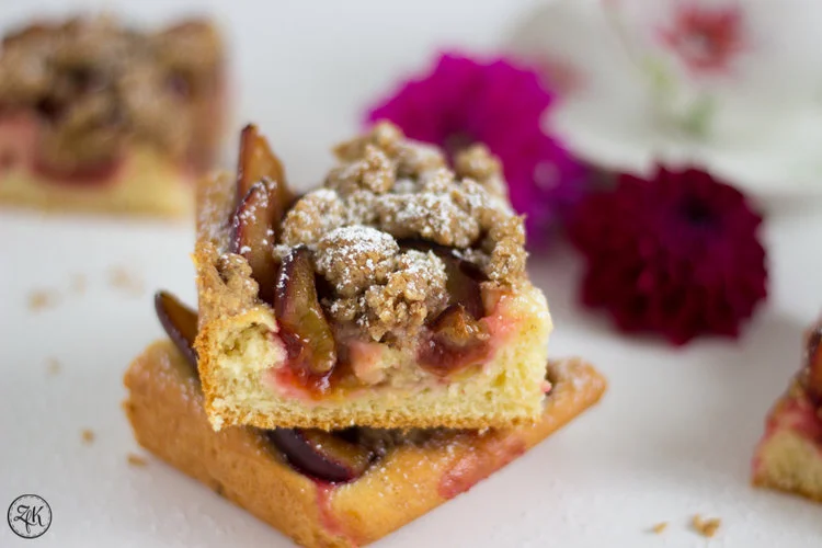 Zwetschgendatschi {Hefe | Haselnuss | Zwetschge | Streusel}