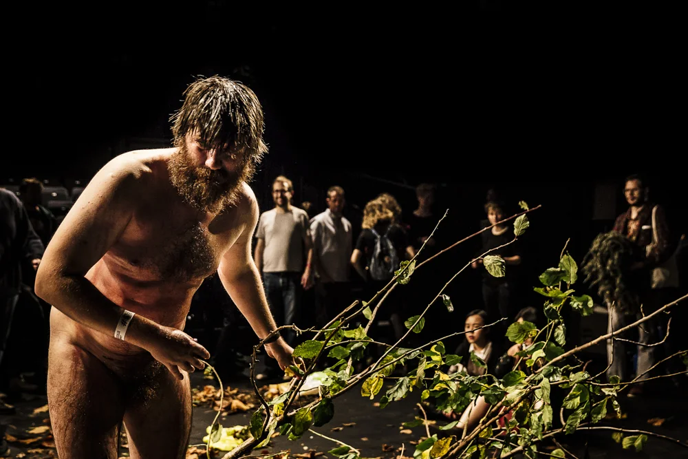 Daniel Oliver, ‘Weird Seance', SPILL Festival of Performance 2016, photo by Guido Mencari