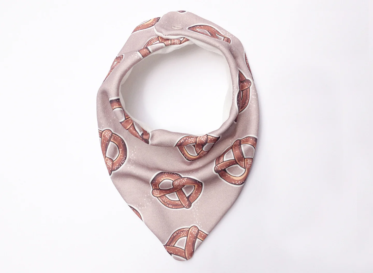DROOLING SCARF NYC PRETZEL 1.JPG