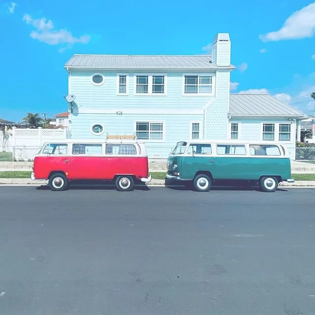 A bit of color to remind us that everything is gonna be alright! #stayhome 
#volkswagen #wagon #vintage #carsofinstagram #vintagecars #accidentallywesanderson #wesandersonstyle #wesandersonstyle #california